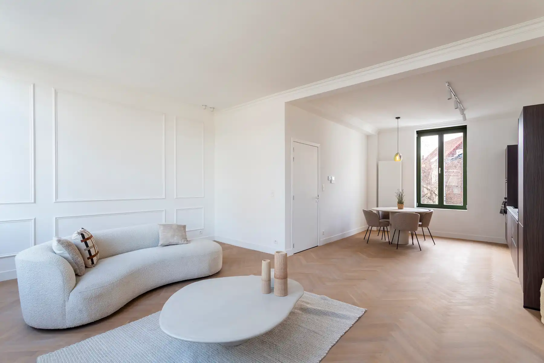 Gerenoveerd duplexappartement met terras in Markgravewijk foto {{pictureIndex}}