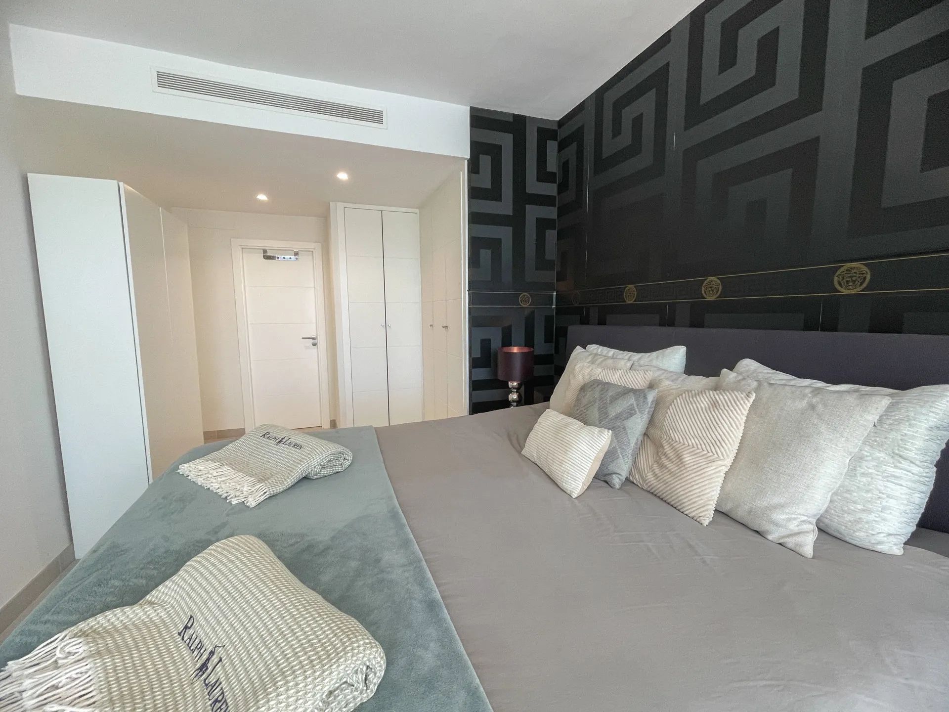Luxe appartement te koop in een exclusieve urbanisatie nabij Estepona Golf foto 6
