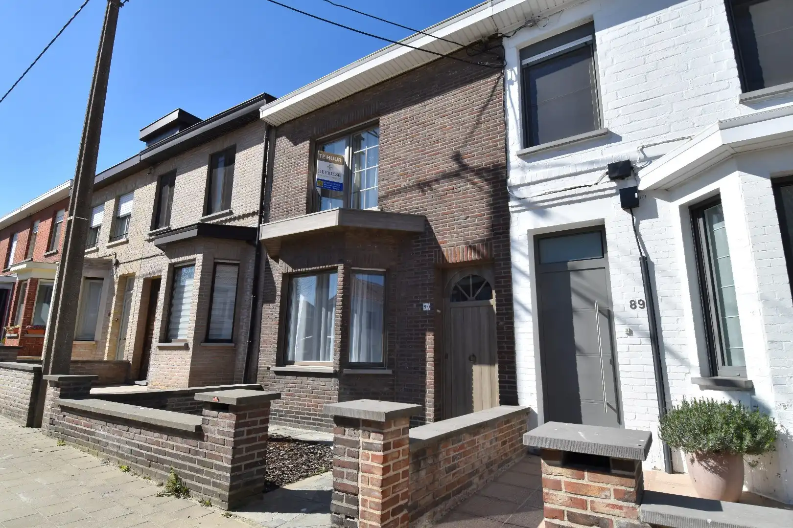 Ruime woning met tuin, garage en 3 slaapkamers te Lauwe  foto {{pictureIndex}}