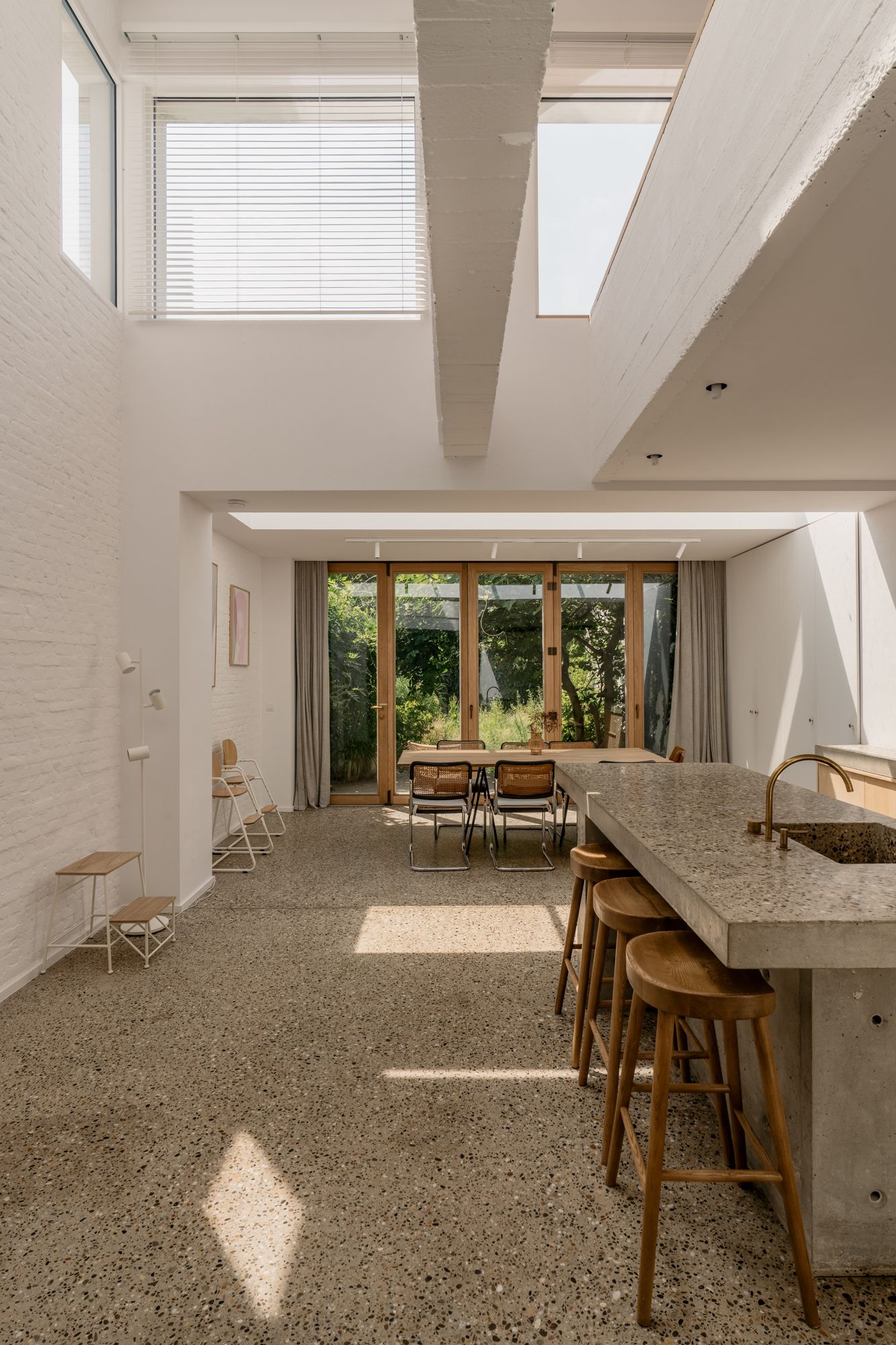 Magnifiek gerenoveerde woning met bostuin nabij het Moorkensplein foto 5