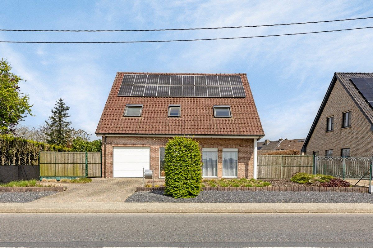 Ruime woning met prachtige tuin.  foto 2