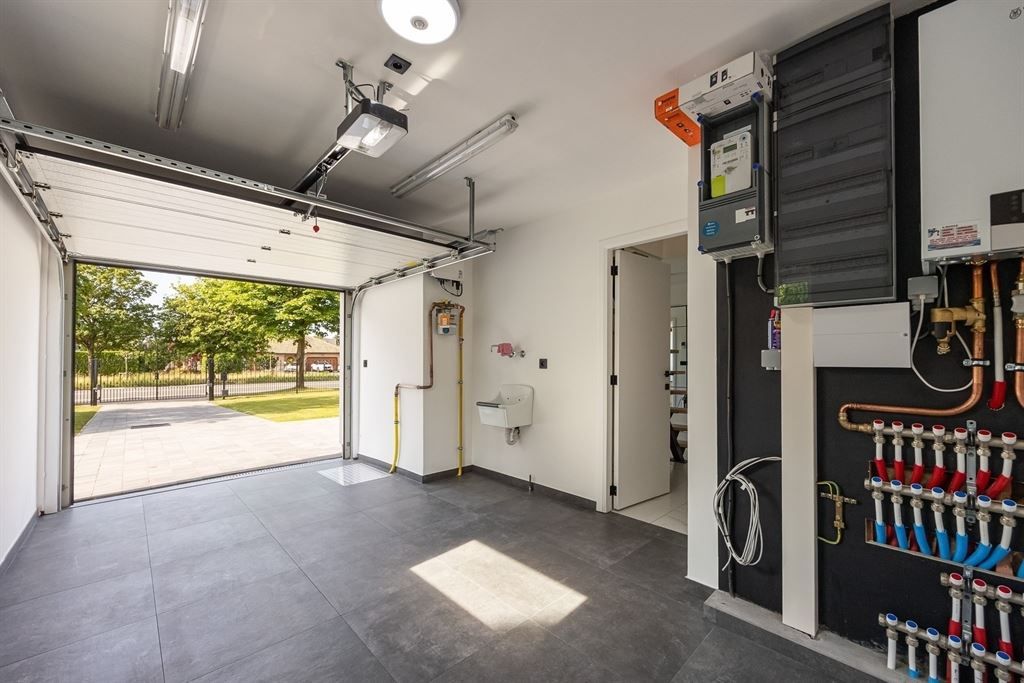 Stijlvol gerenoveerde villa met ruime tuin foto 19