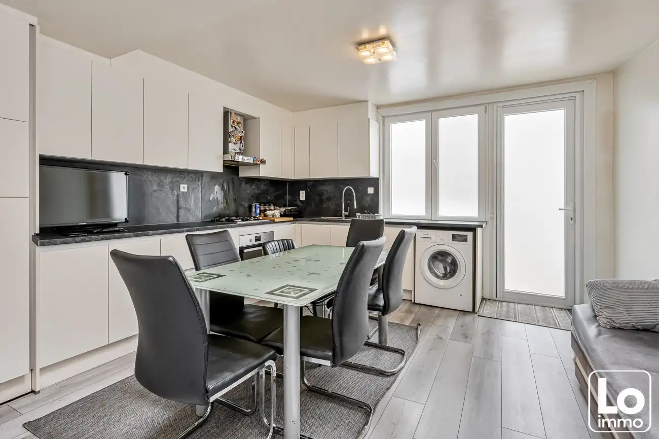 Ruime gesloten woning op een toplocatie in Sint-Amandsberg en nabij het centrum van Gent! foto 7