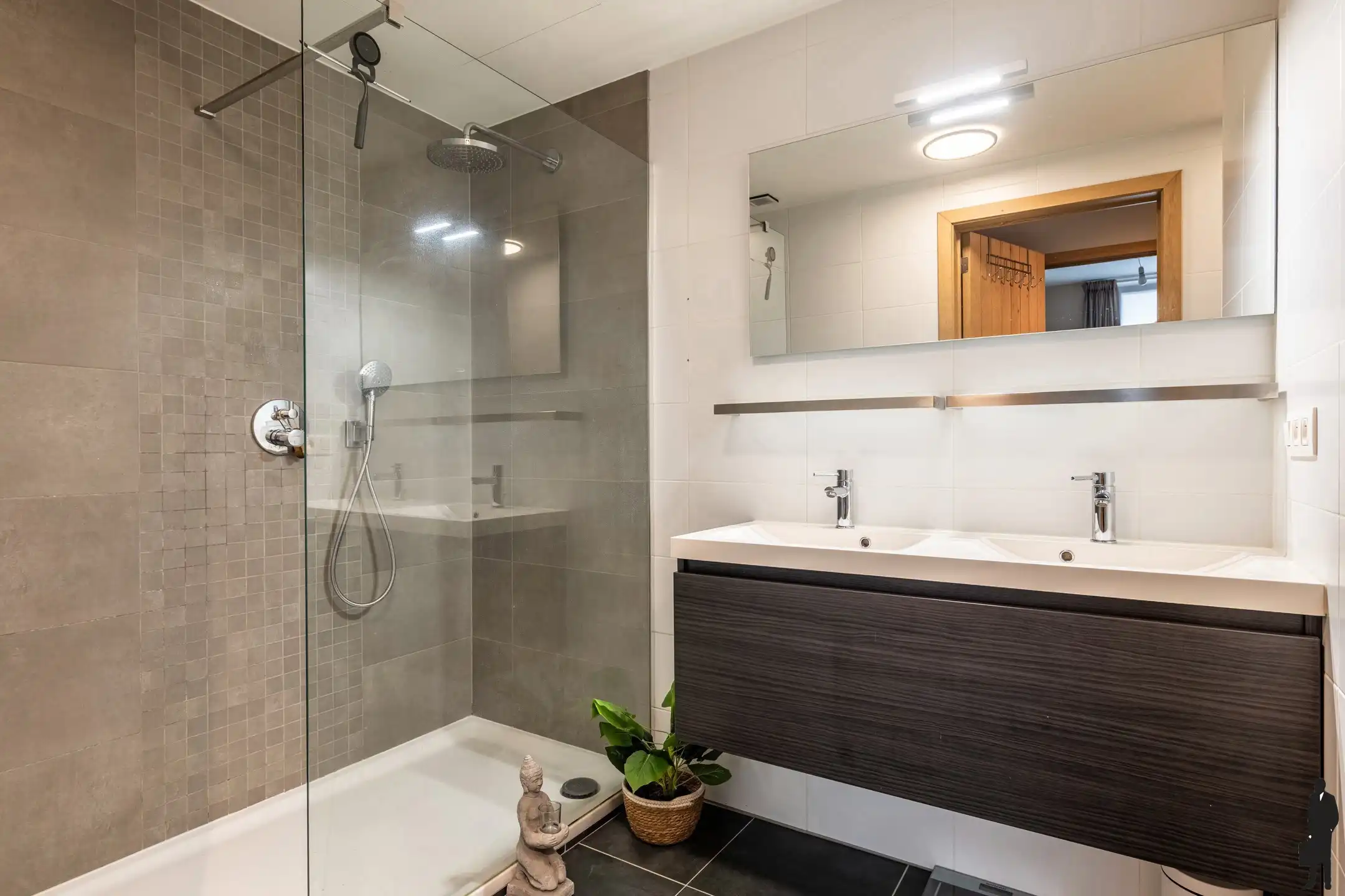 Ruim en verzorgd appartement met 2 slaapkamers foto 12