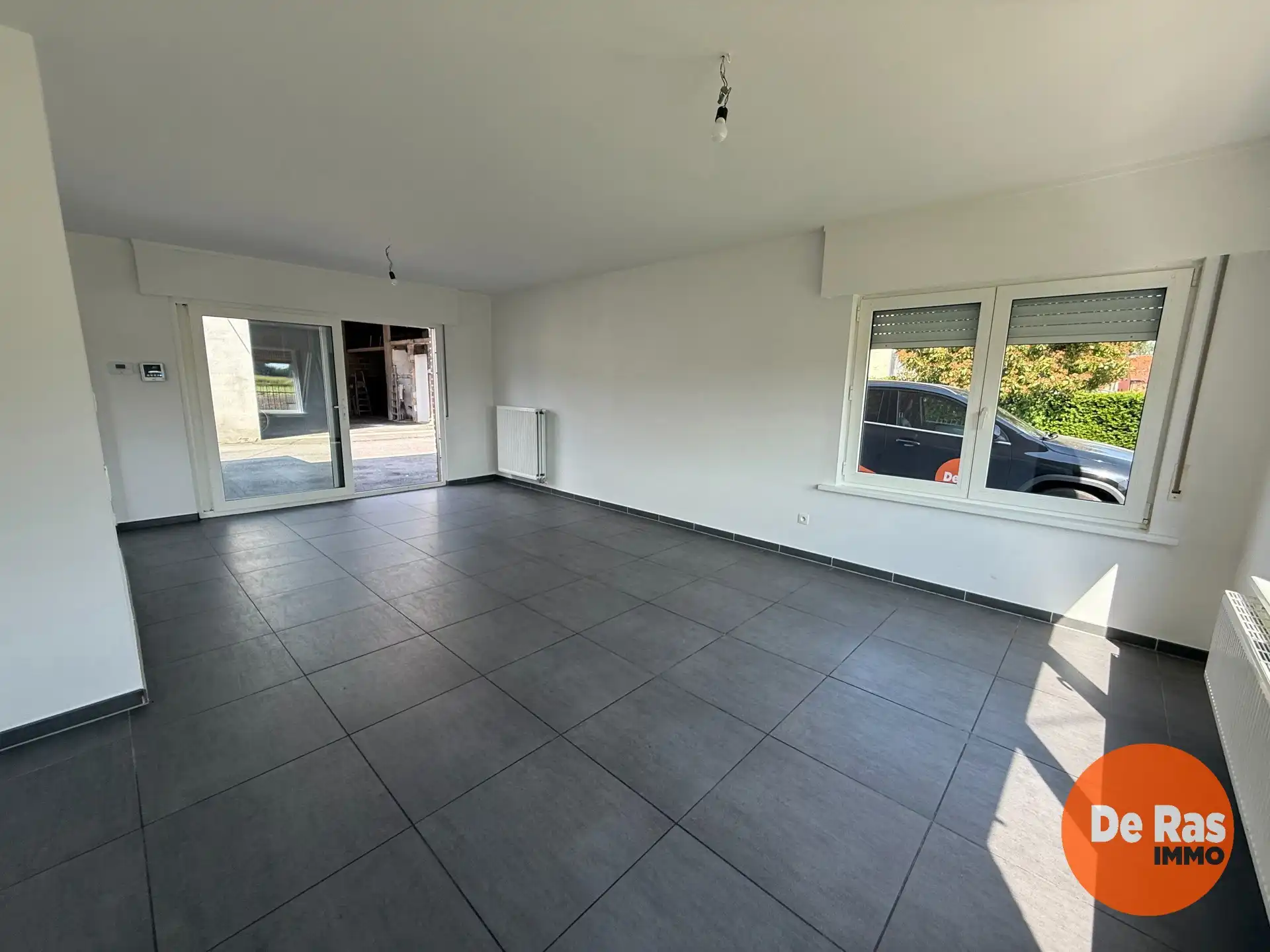WICHELEN - Ruime woning met multifunctionele loods. foto 4