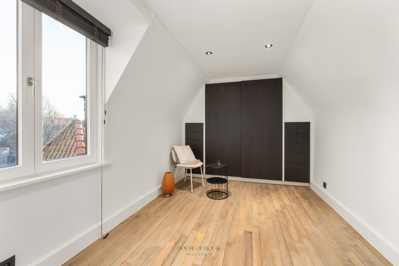 Subliem gerenoveerde stadswoning in een uitzonderlijk historisch kader rond de Onze-Lieve-Vrouwekerk foto 16