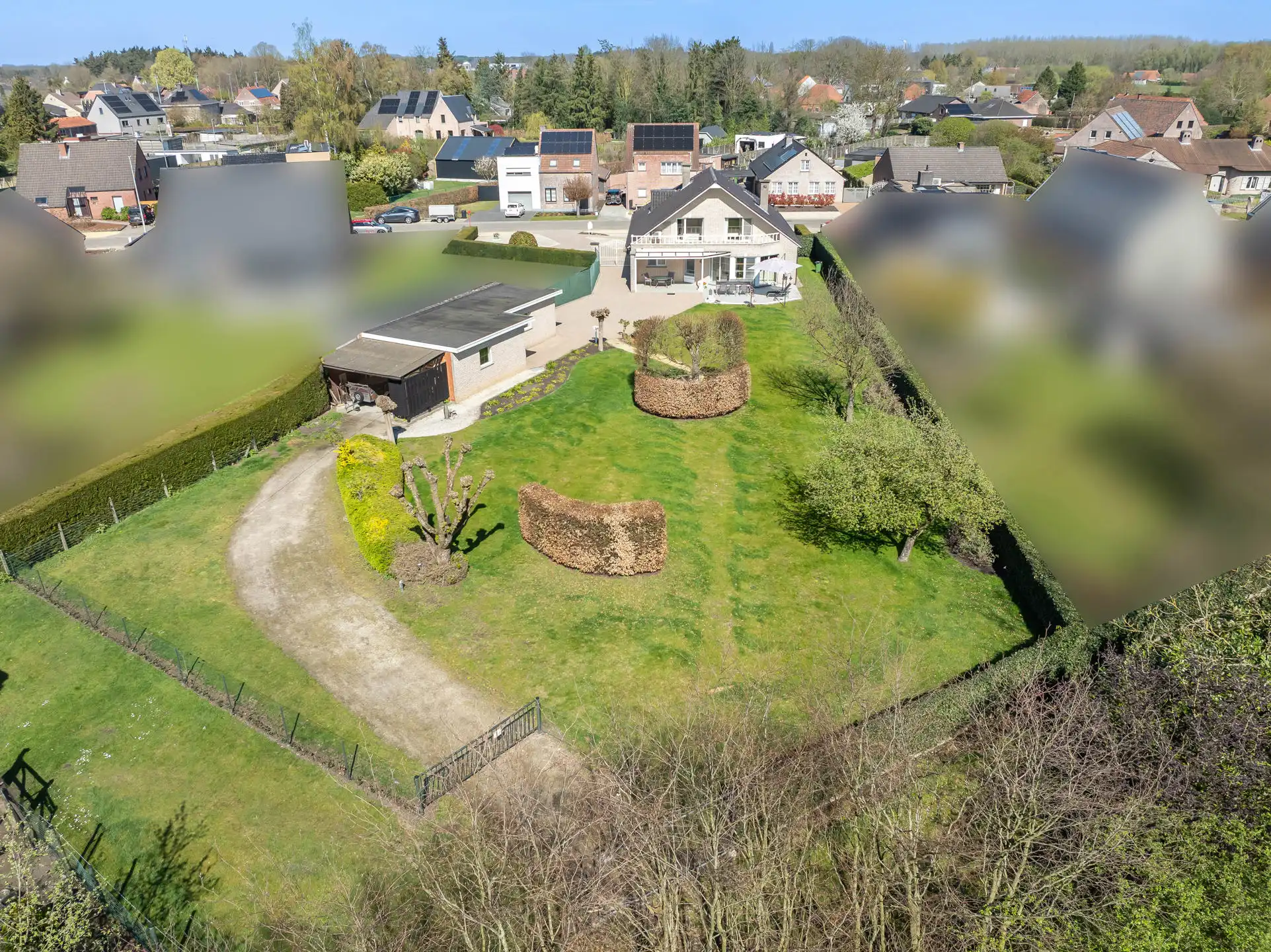 Ruime woning in oase van rust met prachtige tuin foto 27