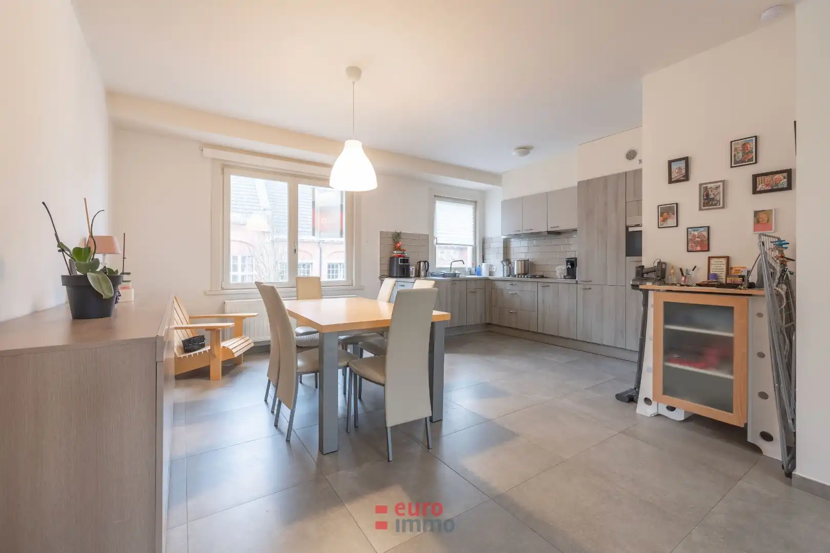 Uitermate ruim en luchtig appartement in Nieuwpoort-Stad! foto {{pictureIndex}}