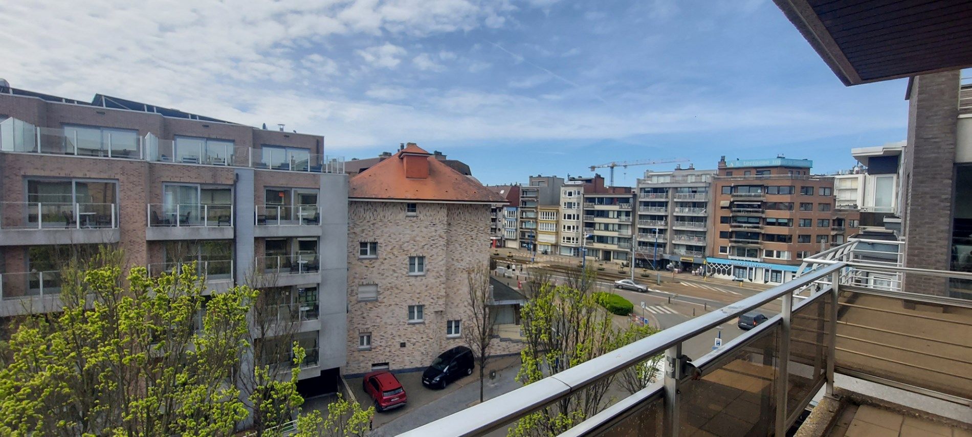 Zongericht en centraal gelegen appartement met 2 slaapkamers te huur te Koksijde foto 5