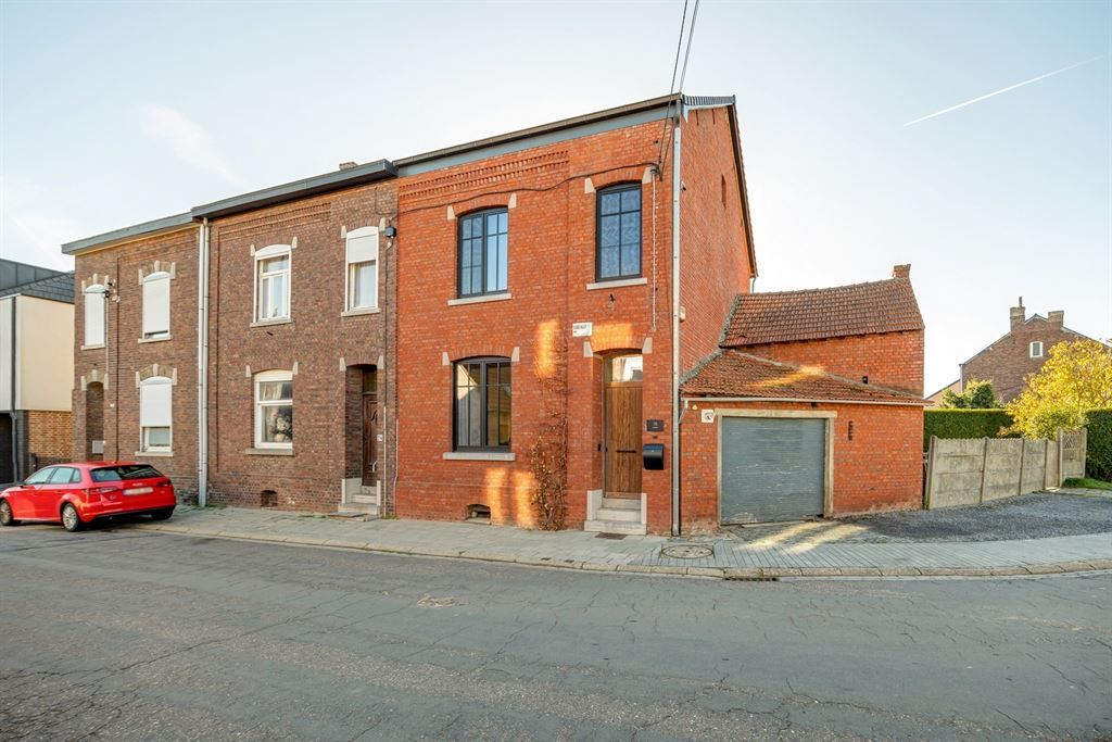 Stijlvol gerenoveerde woning met 3 slaapkamers foto 32