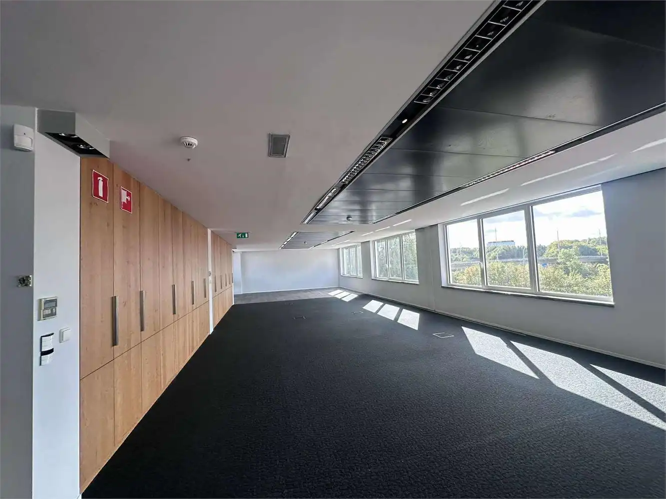 UNIEKE KANTOREN MET PARKING EN VERSCHILLENDE OPPERVLAKTES foto 14