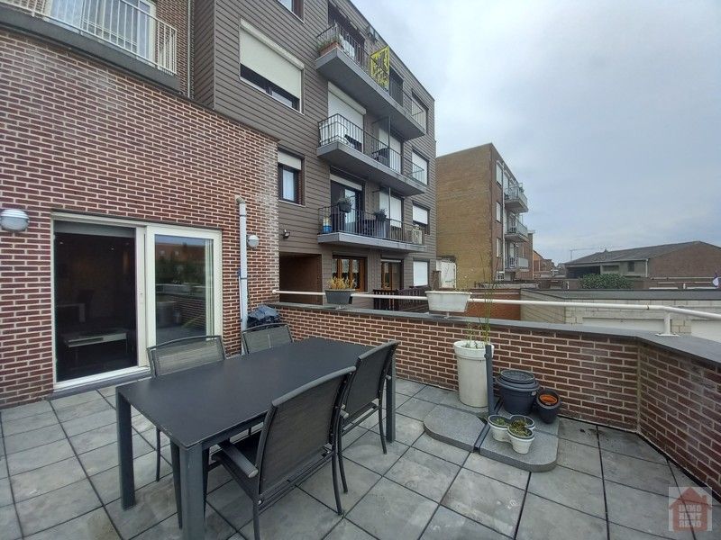 Gelijkvloers appartement met groot terras en ondergrondse parking. foto 11