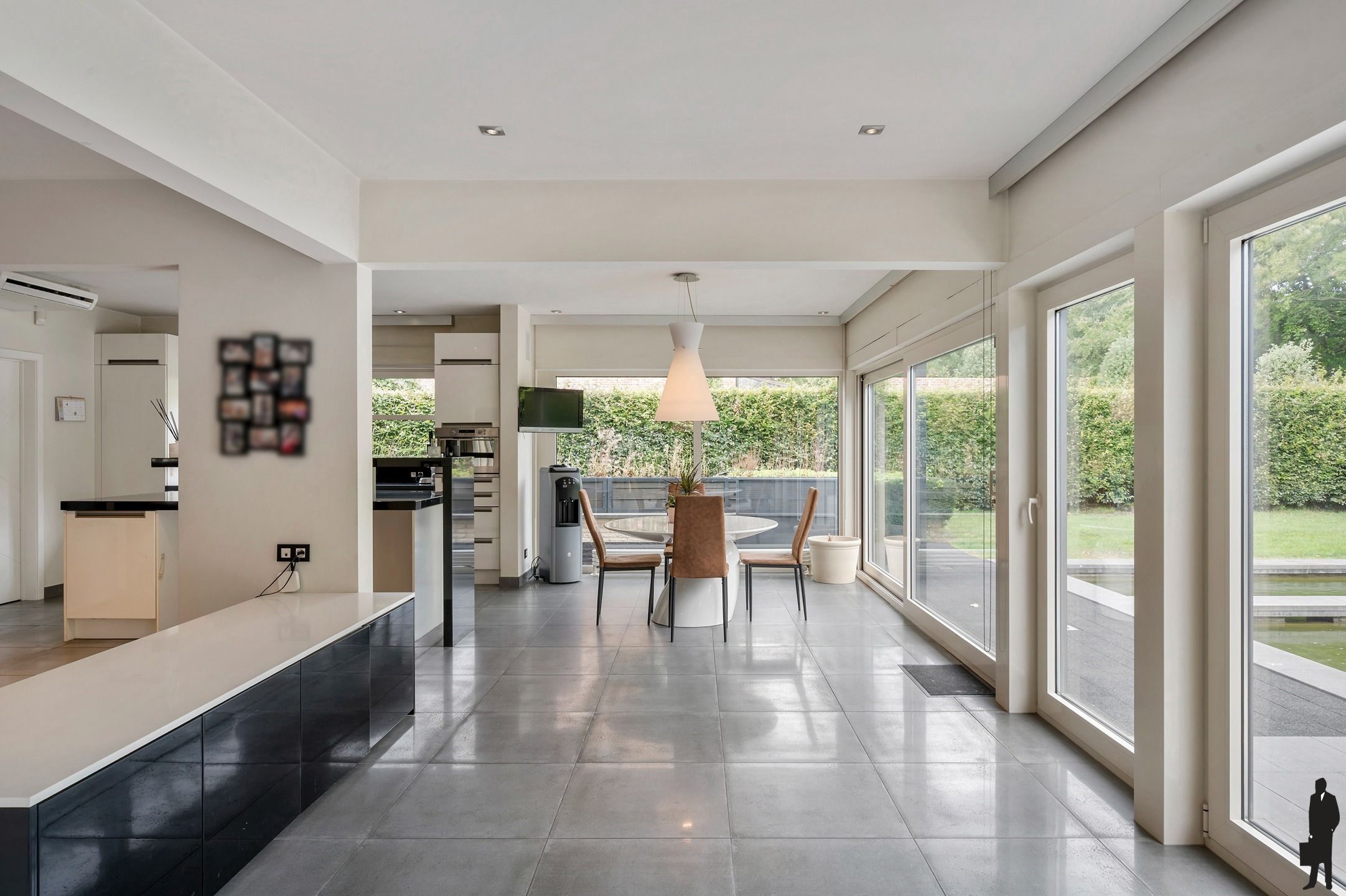 Eigentijdse villa op ca. 1.246 m² te Brasschaat! foto 11