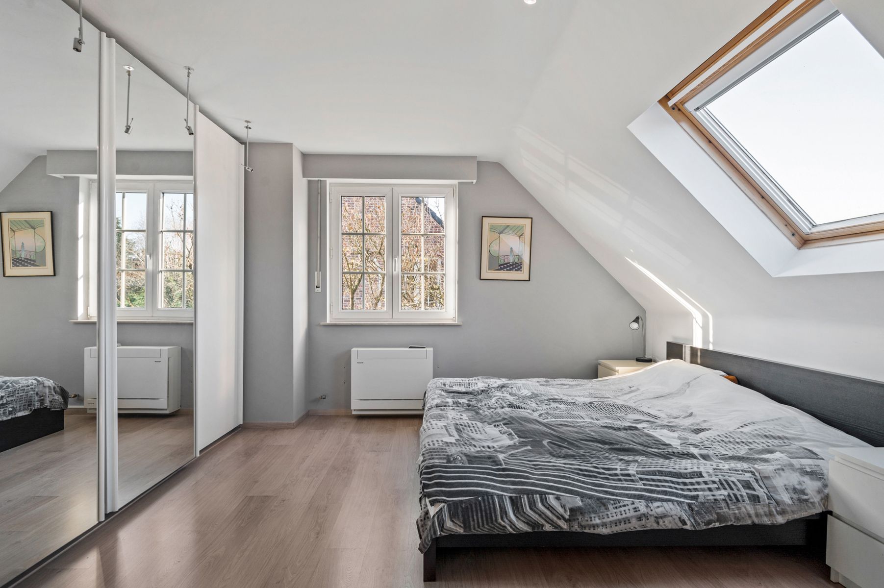 IN OPTIE - Energiezuinige villa met zwembad in een doodlopende straat. foto 17