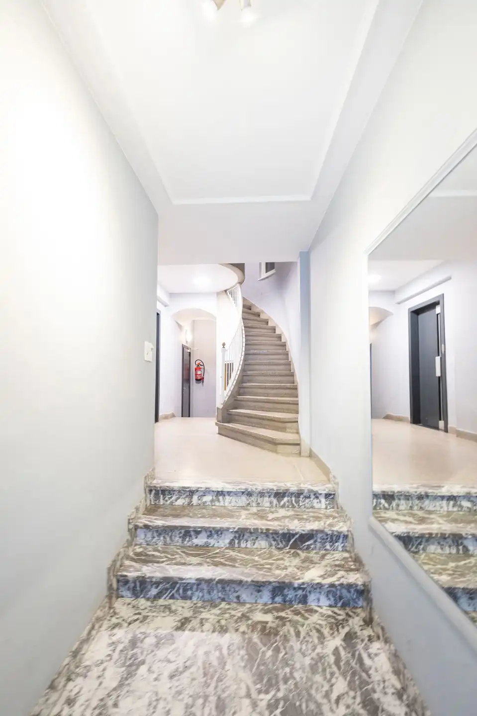 Uw cocon met terras op de Louizalaan foto 17