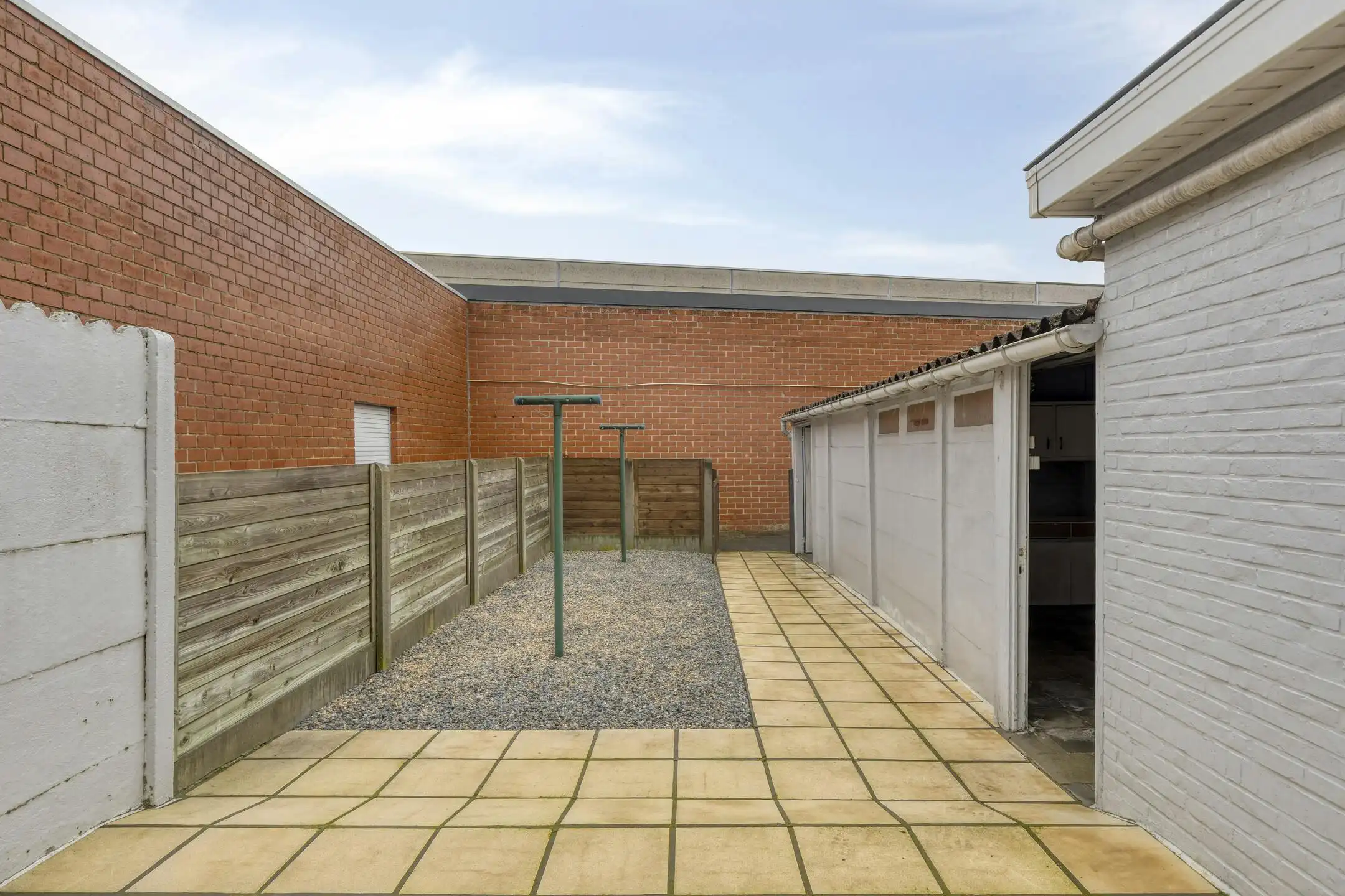 Te renoveren huis met 3 kamers te koop in Ooigem foto 15