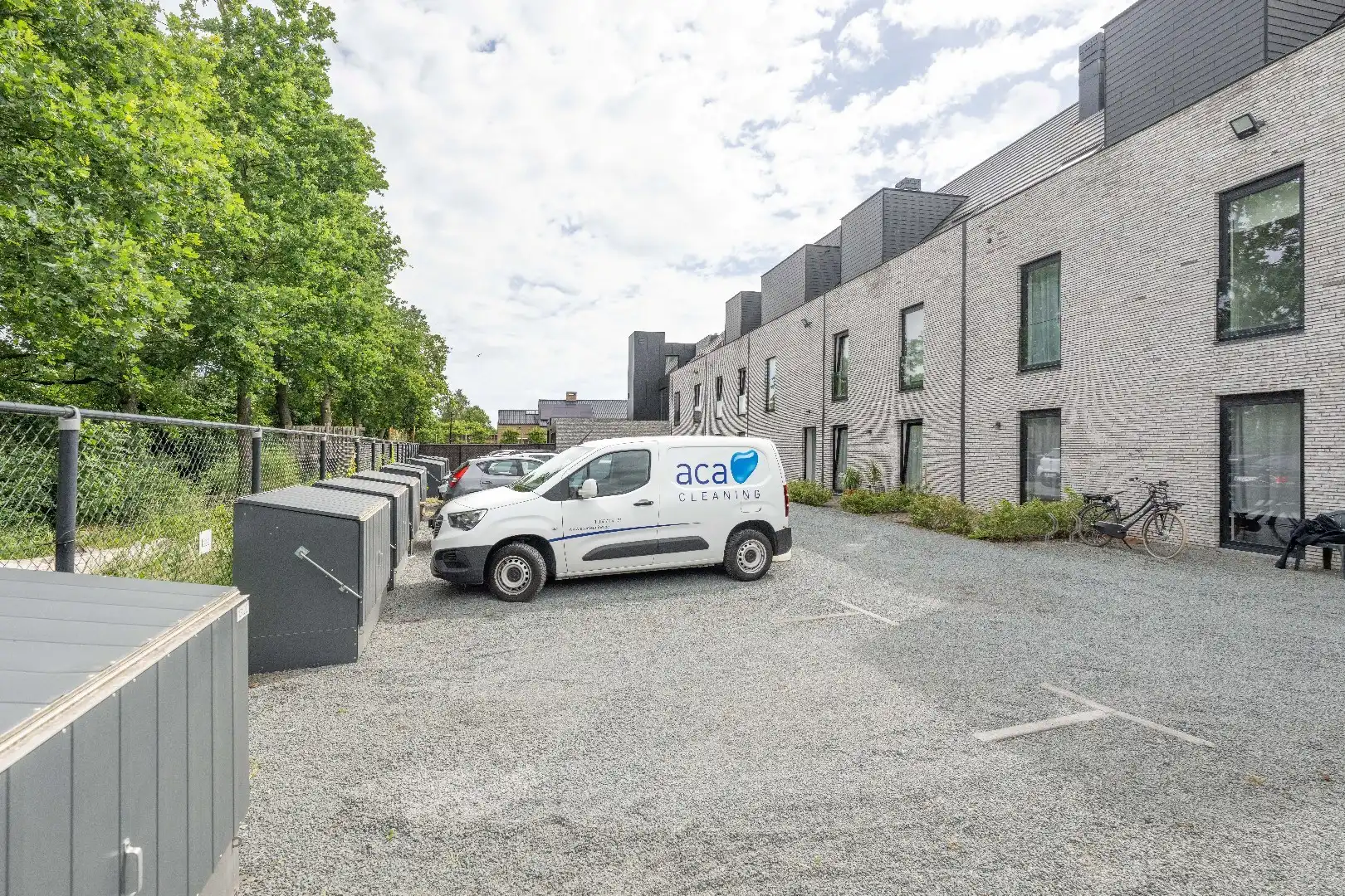 Instapklaar, energiezuinig appartement (2019) met terras in Beveren-Leie foto 15