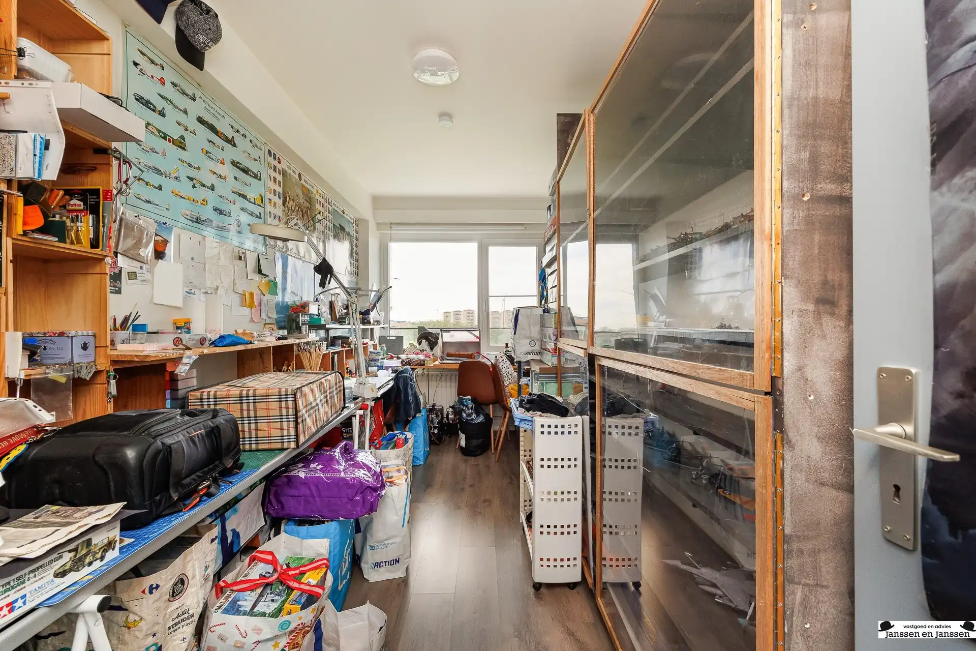 Bemeubeld 2-slaapkamerappartement met prachtig uitzicht! foto 10