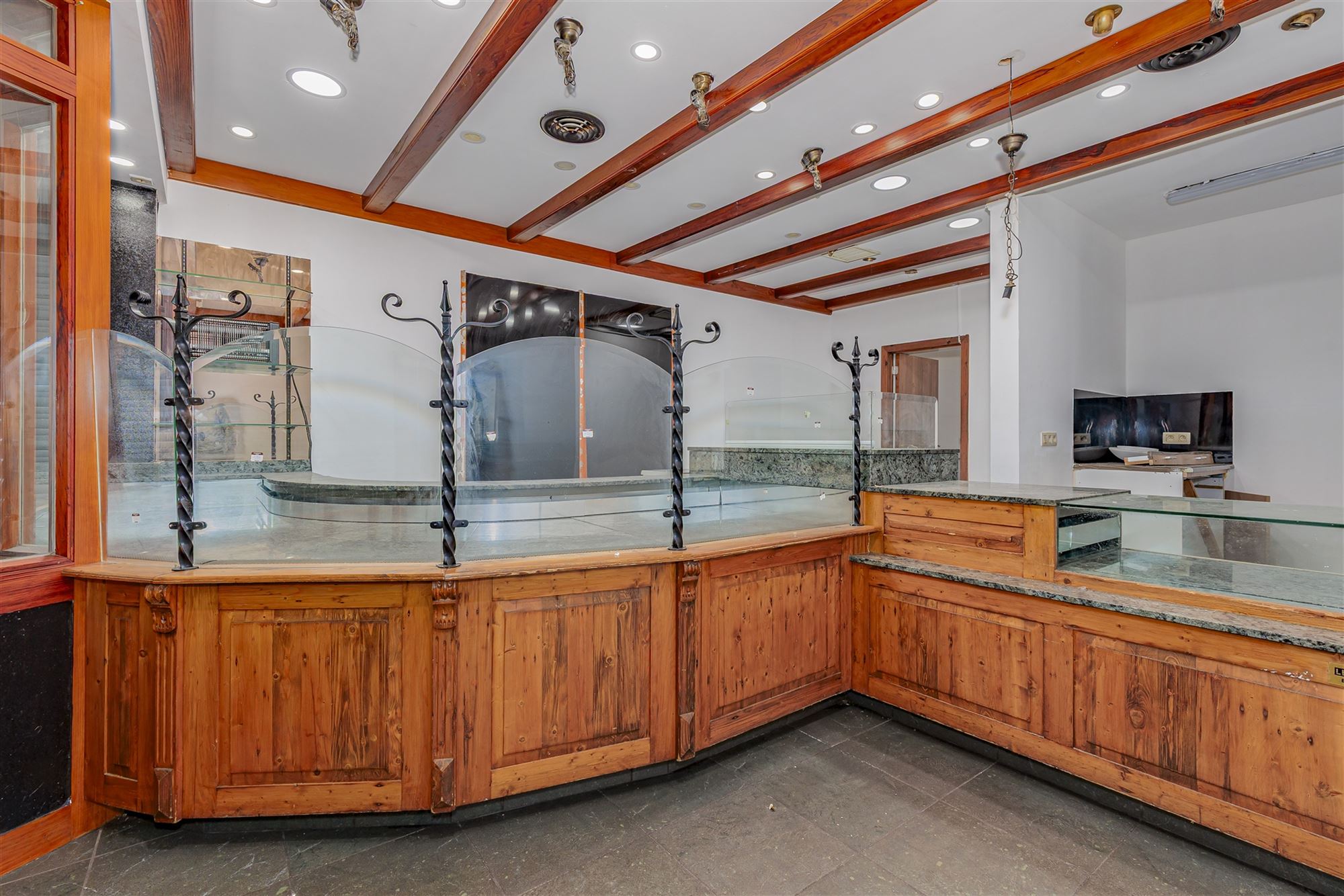 Handelsgelijkvloersca 180 m² met tuin van 70 m² foto 5