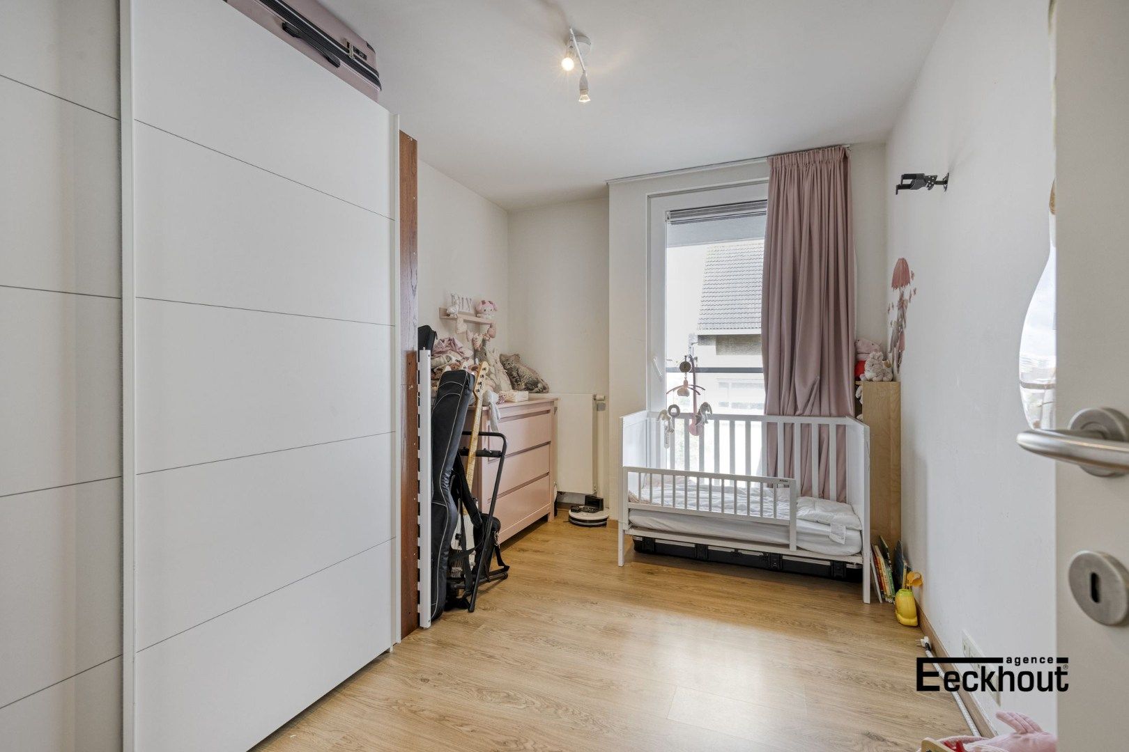 Instapklaar appartement in recente residentie nabij het strand te Mariakerke! foto 14