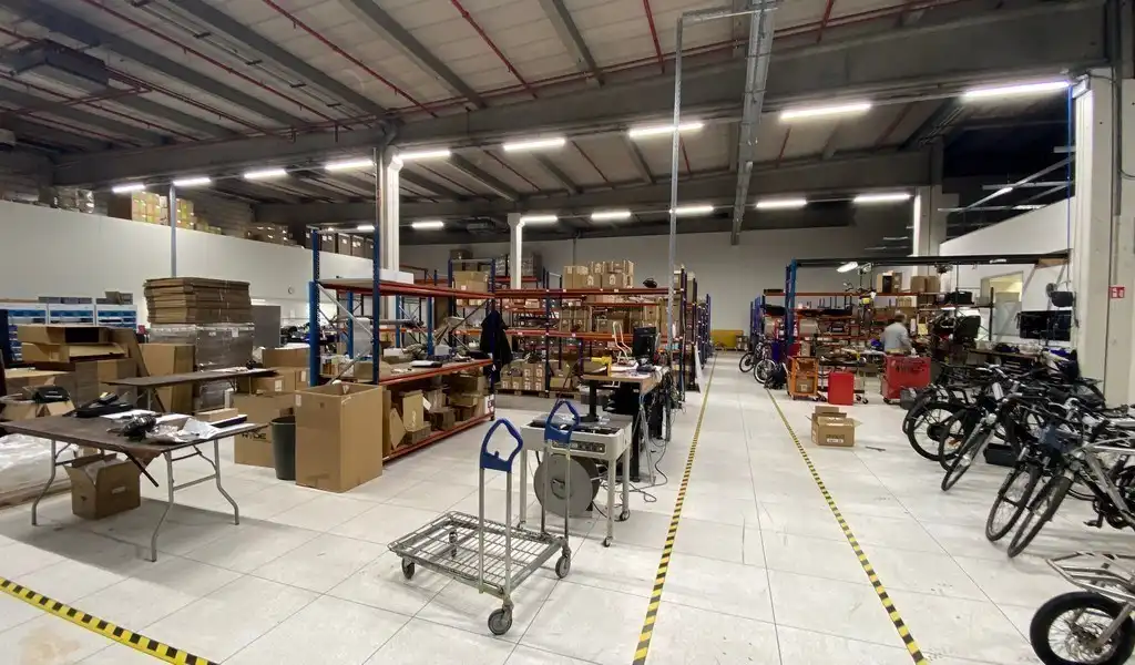 Magazijn met kantoren te huur op logistieke site te Bornem foto 8