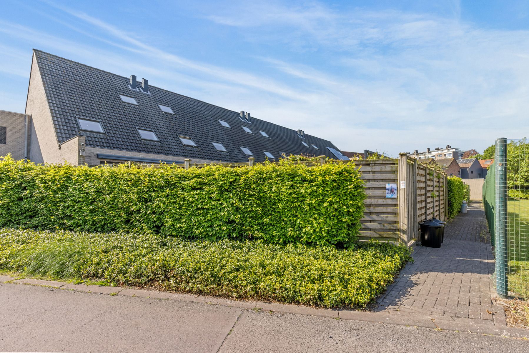 Instapklare gezinswoning met tuin en 4 slpks foto 22