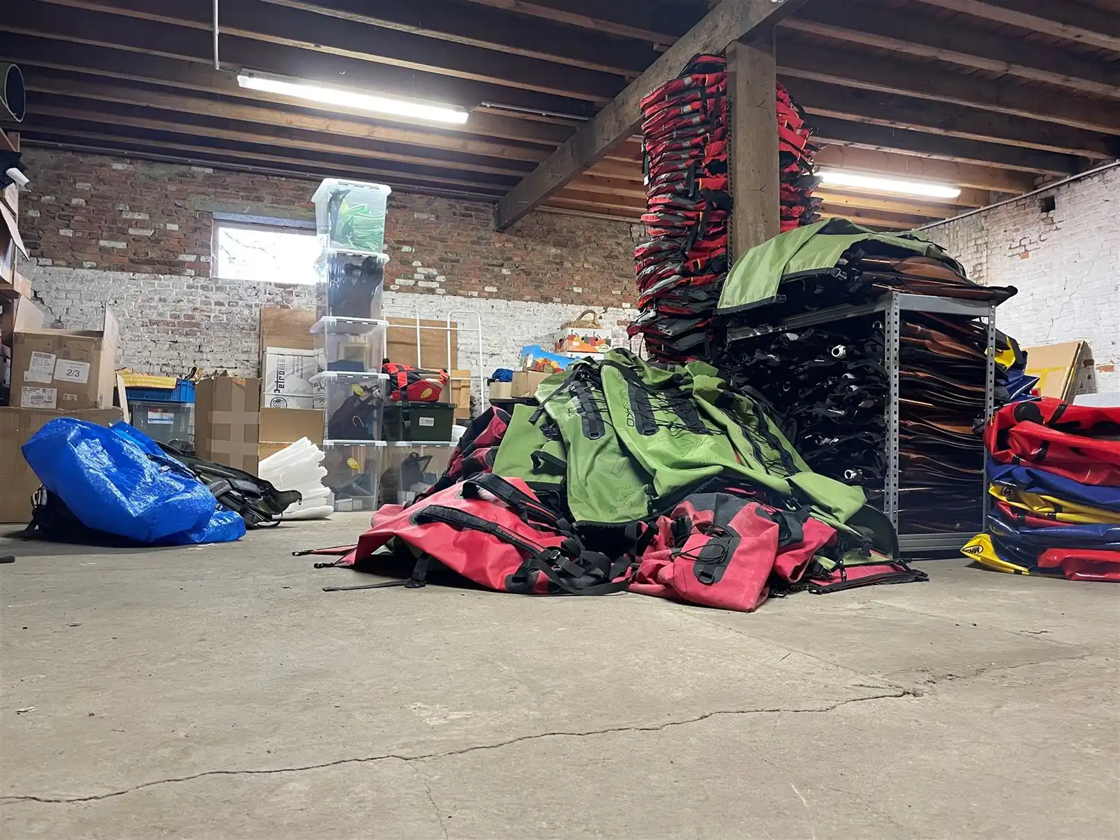 Magazijn in Ekerse dorpskern foto 4