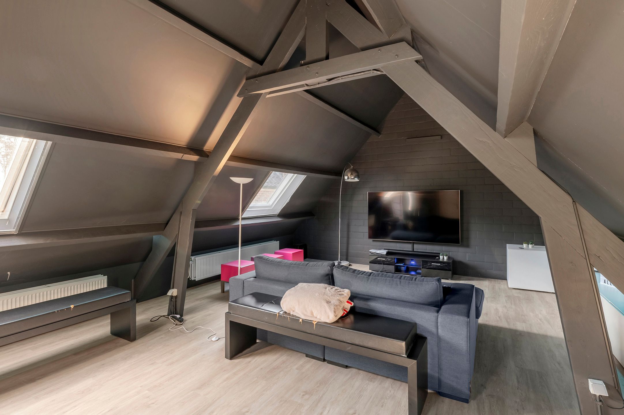 Topvilla met paardenaccomodatie, infinity-pool en 2e woning! foto 36