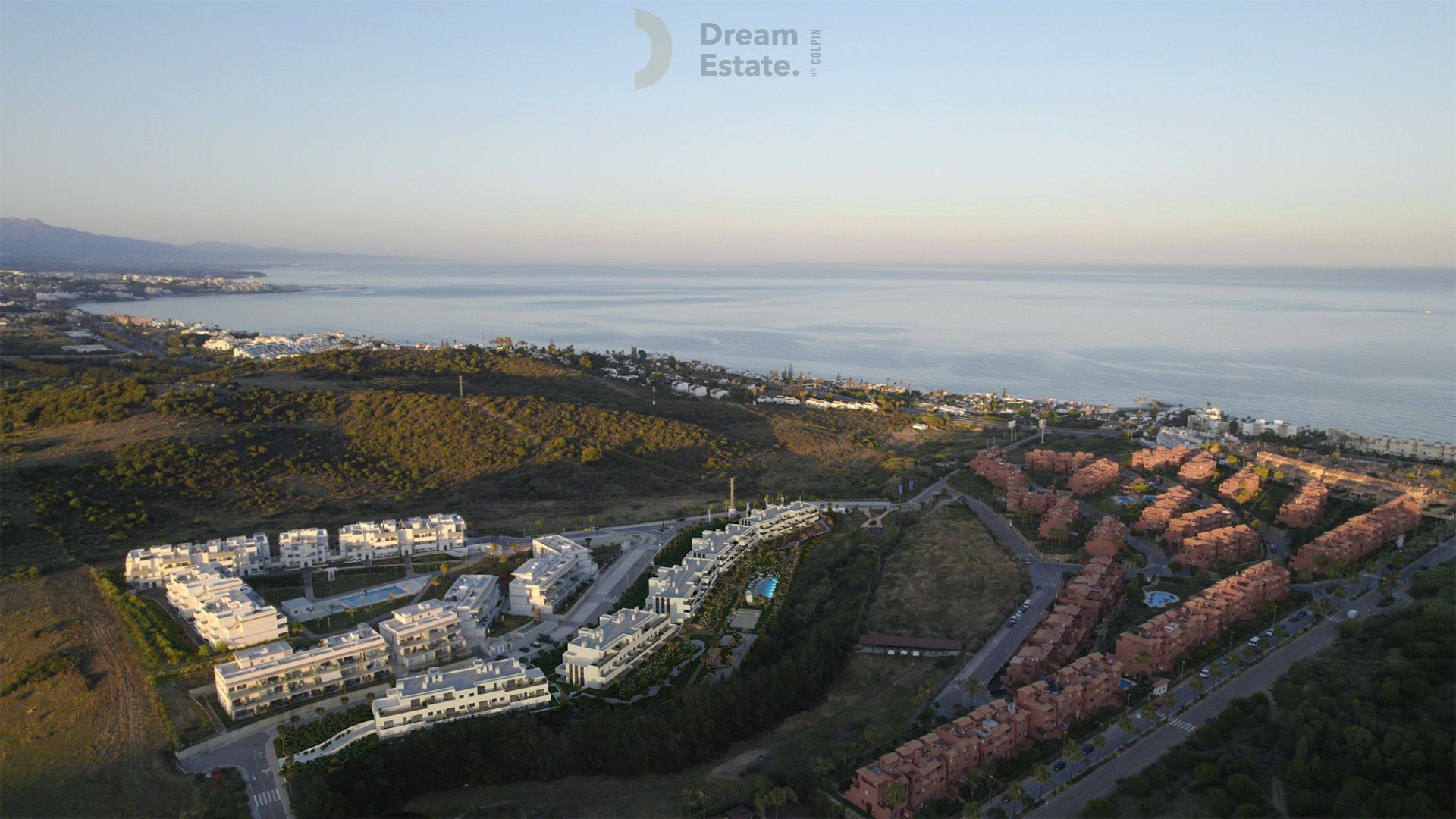 Topinvestering nabij het strand met centrale ligging foto 6