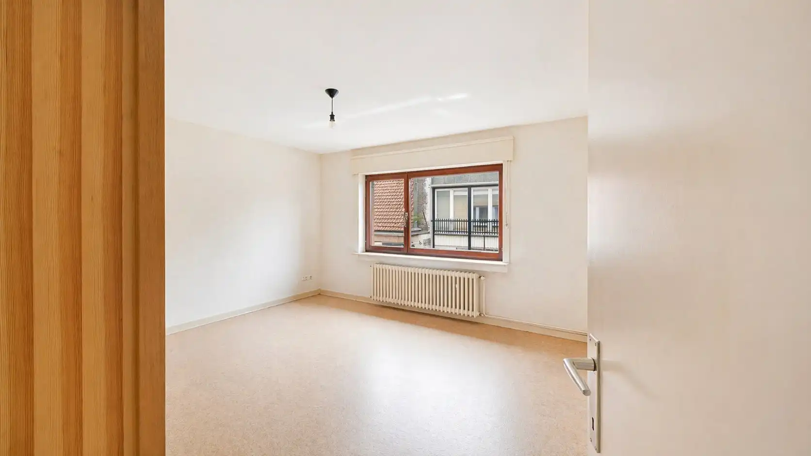 Grote woning met veel potentieel te Heist foto 15