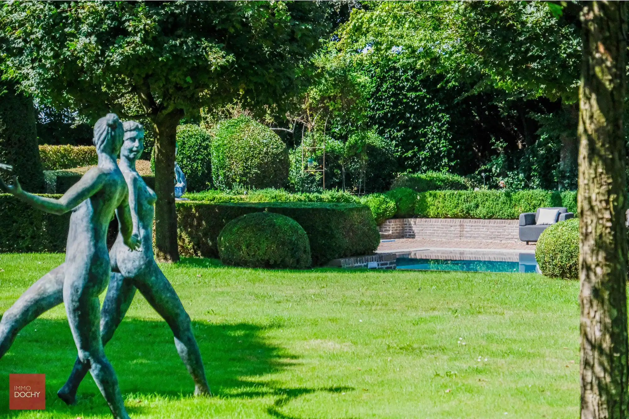 Ruim villa-landhuis met zwembad en poolhouse foto 18