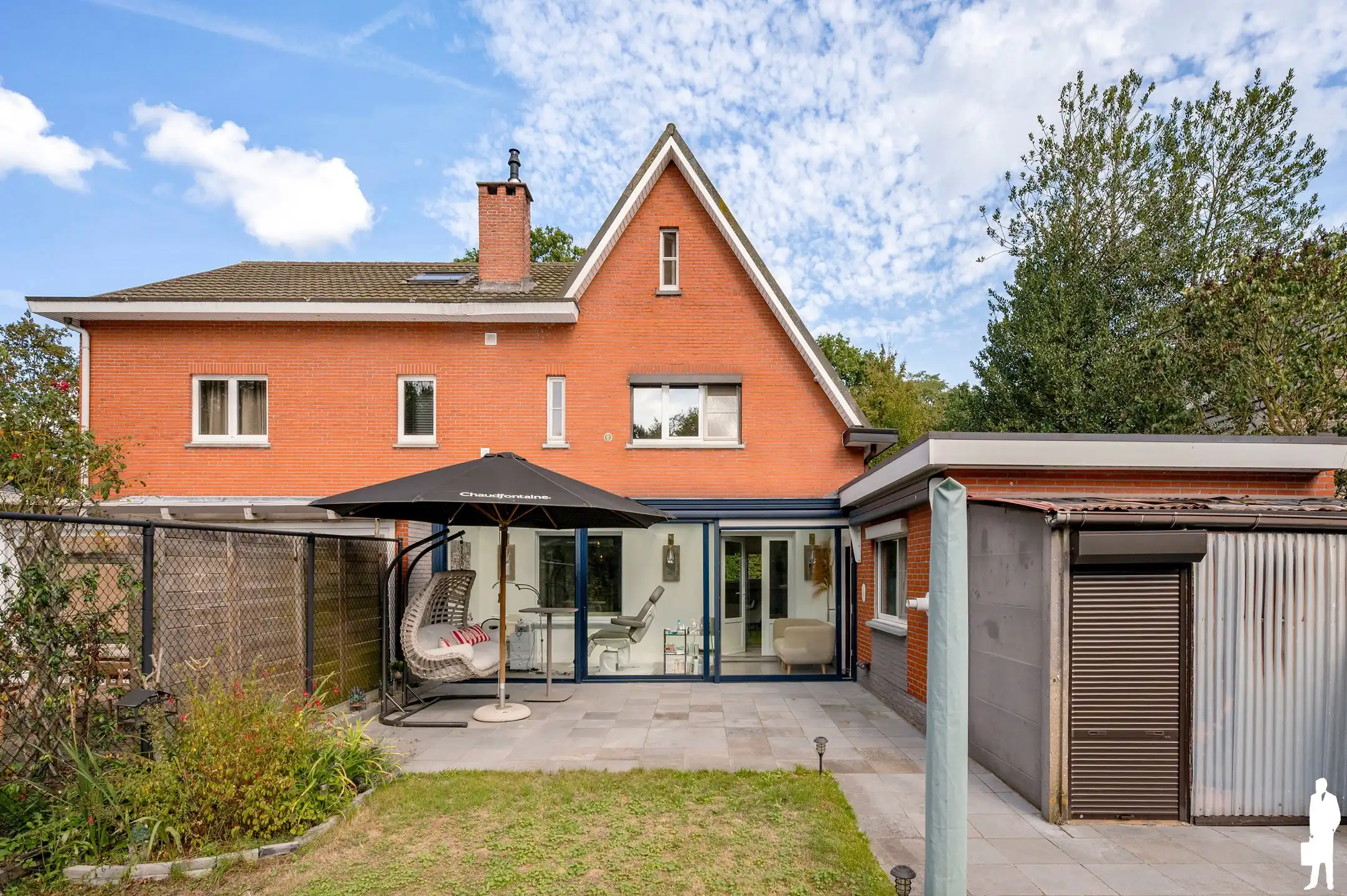 Grondig gerenoveerde gezinswoning met 4 slaapkamers, 2 badkamers en zuid gerichte tuin in het centrum van heide. foto 33