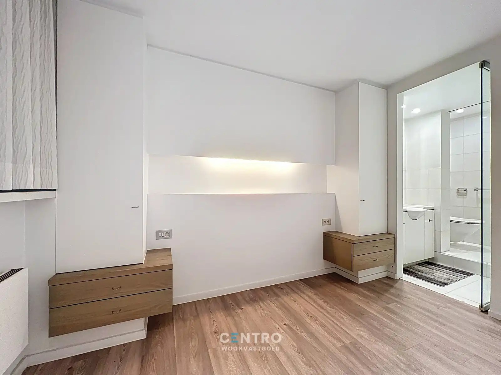 Appartement op AAA-locatie: ruim (127m²), ZONNIG doorloopappartement op de Grote markt (o.a. 2 slpk, dressing, 2 badk, 2 terrassen). foto 25