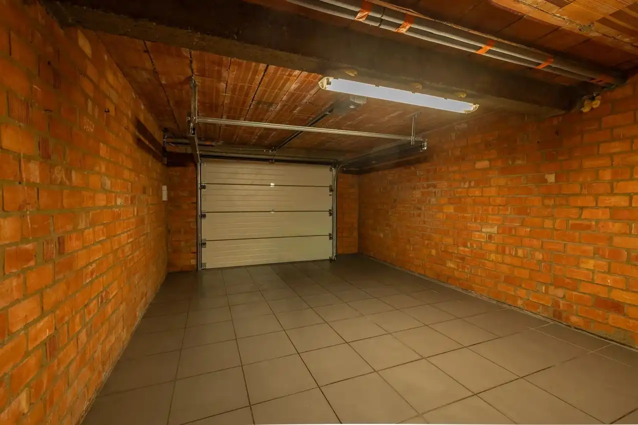 Volledig gerenoveerde woning met 3 slpk., veranda en magnifiek zicht vandaaruit foto 40