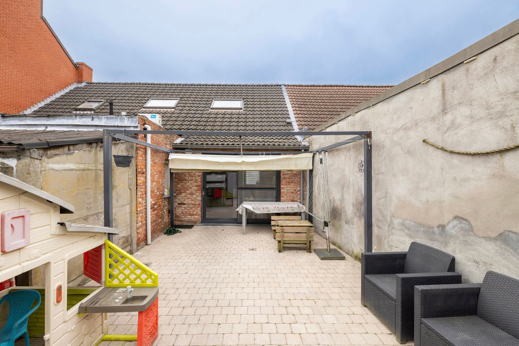 Instapklare woning met 2 slpk, terras/tuin en garage foto 16