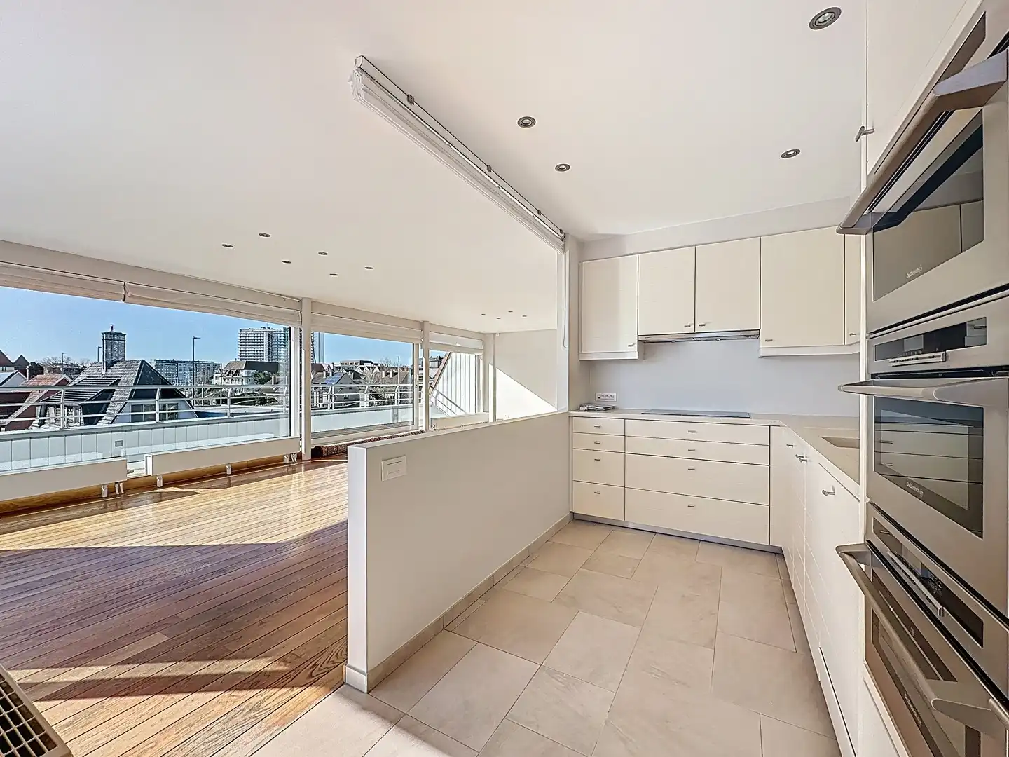 Instapklaar topappartement met royaal zonneterras kortbij zee. foto 8