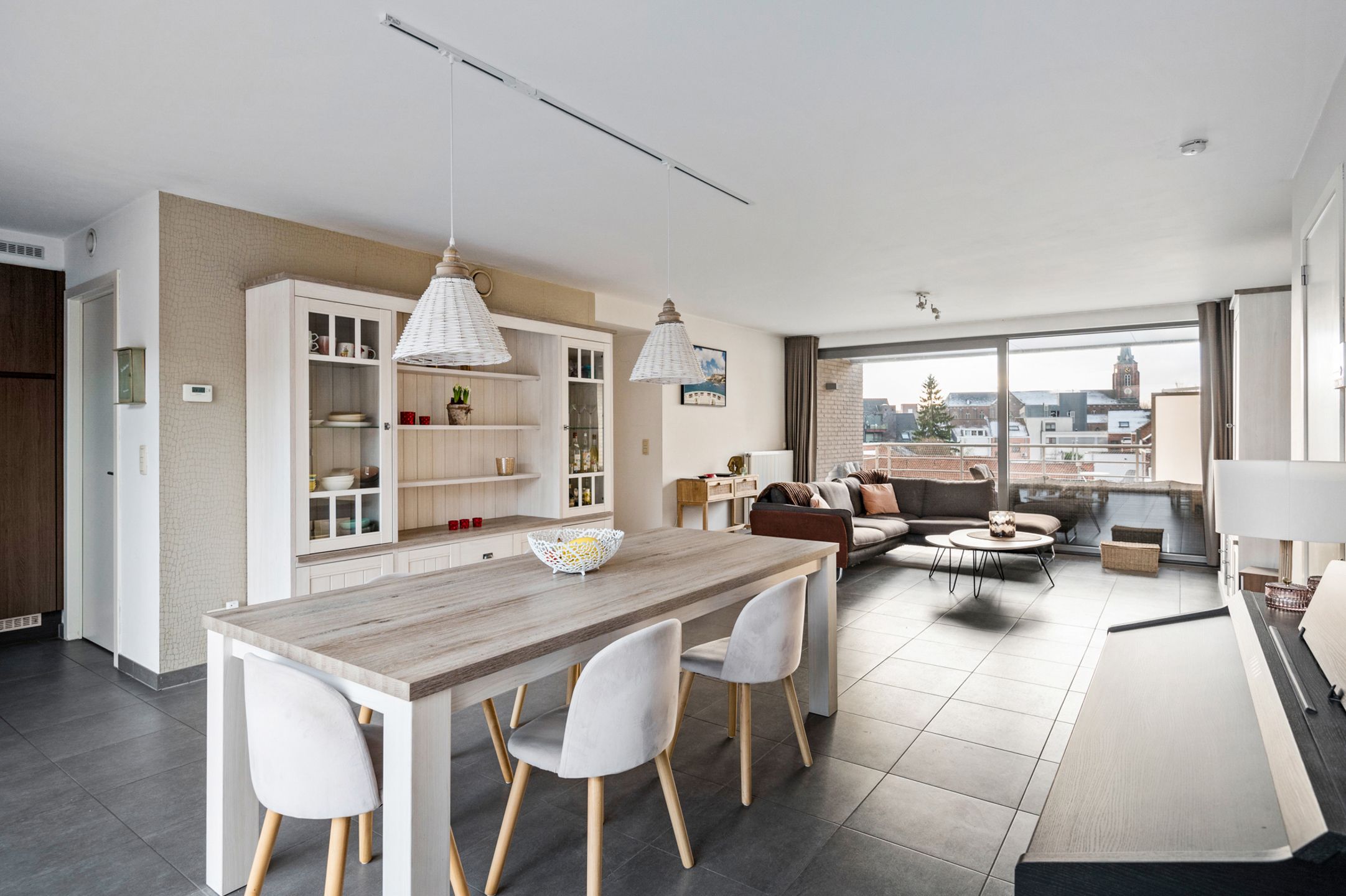 Ruim, energiezuinig appartement met twee mooie terrassen foto {{pictureIndex}}