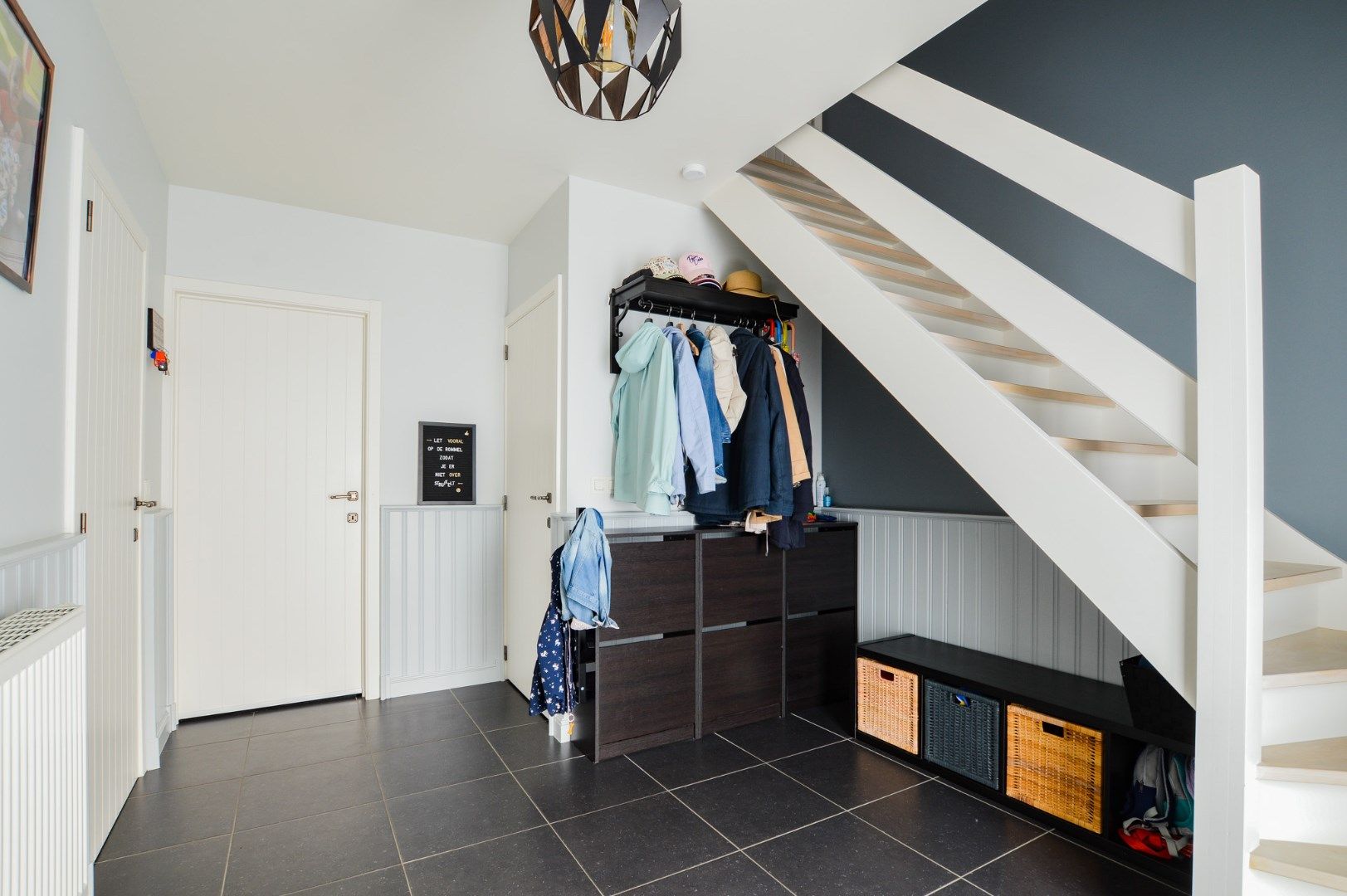 Ruime gezinswoning op een perceel van 1.131m² foto 4