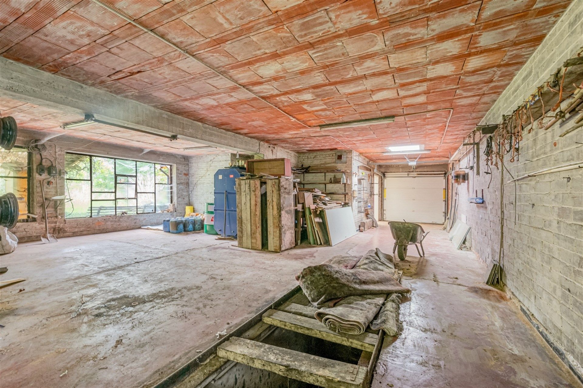 Te renoveren gezinswoning met veel potentieel in het landelijke Kerksken foto 12