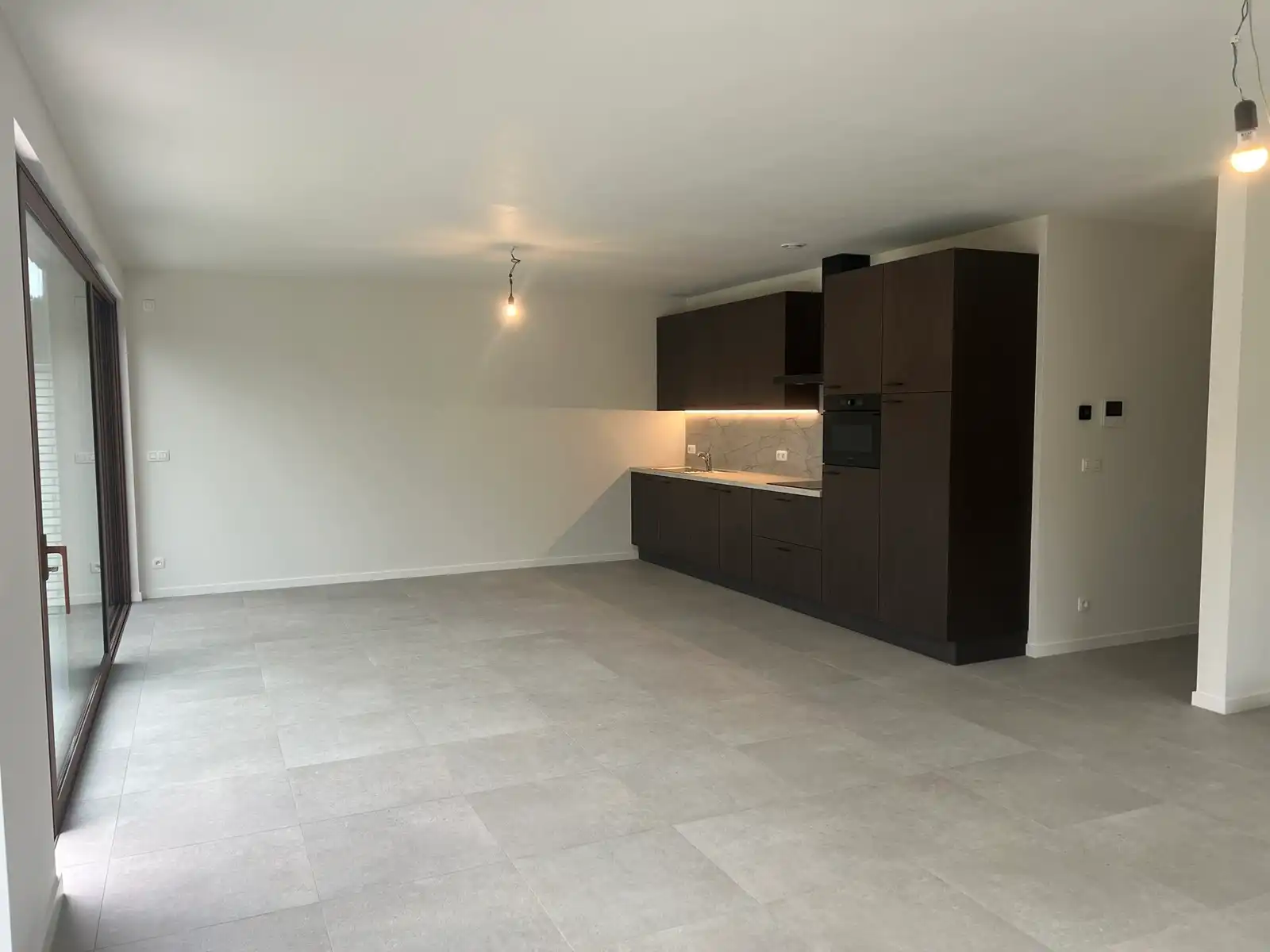 Recent GLV 2 slpk app met tuin en 2 autostaanplaatsen foto 3