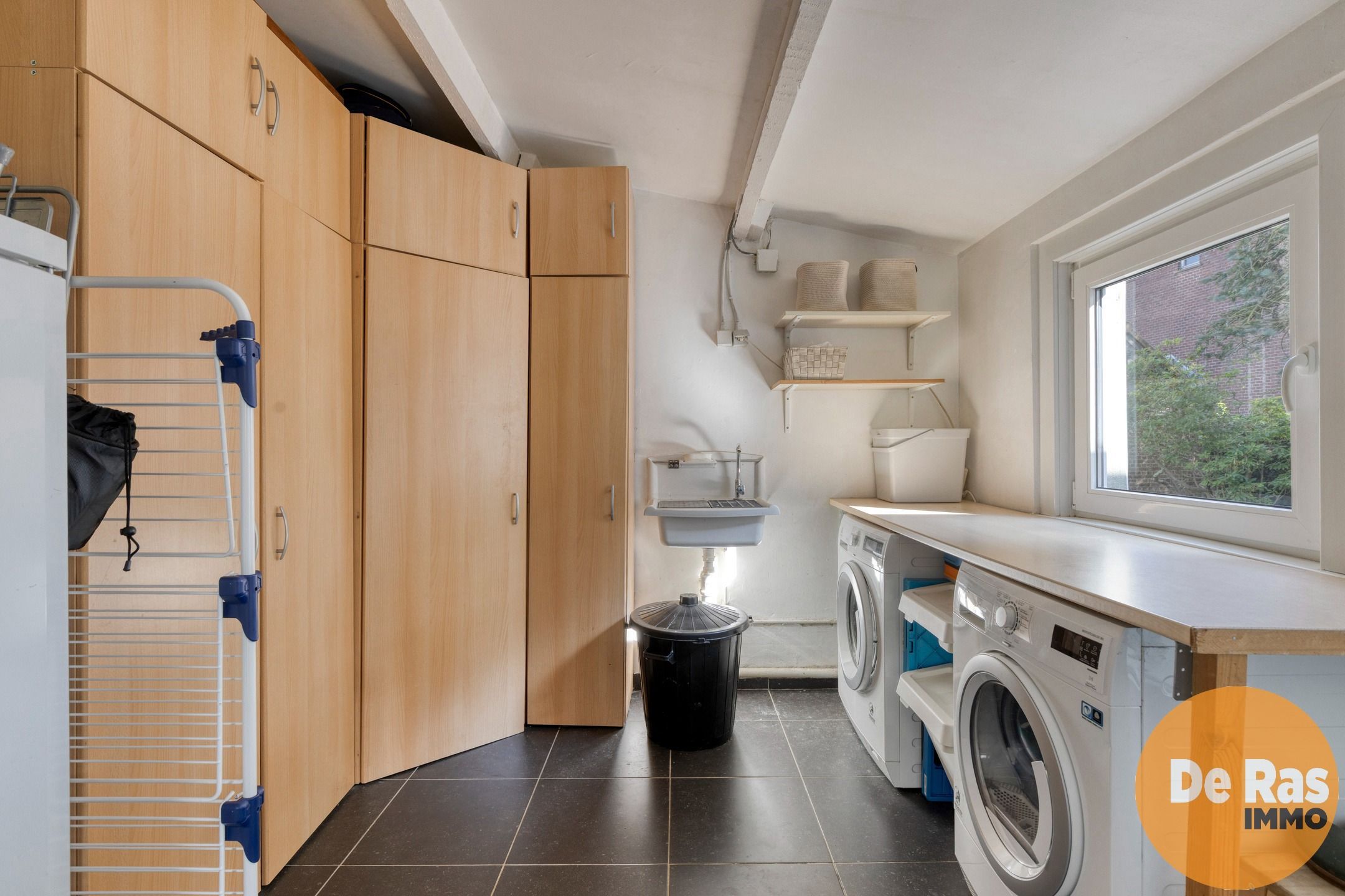 BURST - Instapklare woning met bijgebouw en ruime tuin foto 18