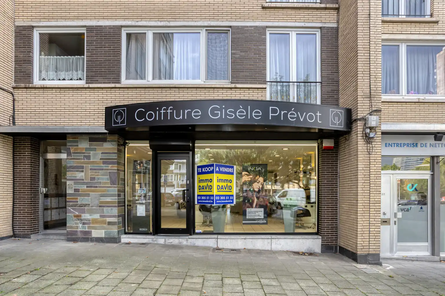 Goed gelegen commercieel pand met kelders foto 2