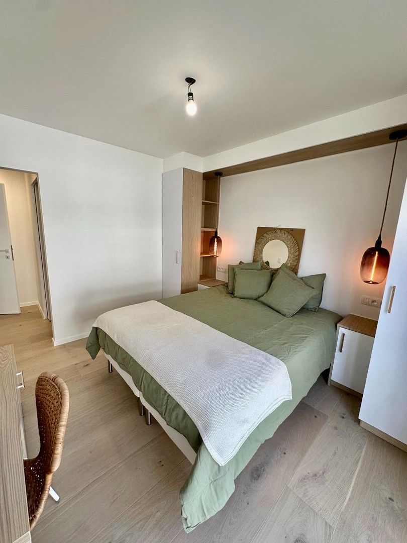 Appartement met twee slaapkamers, volledig gerenoveerd, op wandelafstand van het strand van Duinbergen. foto 12