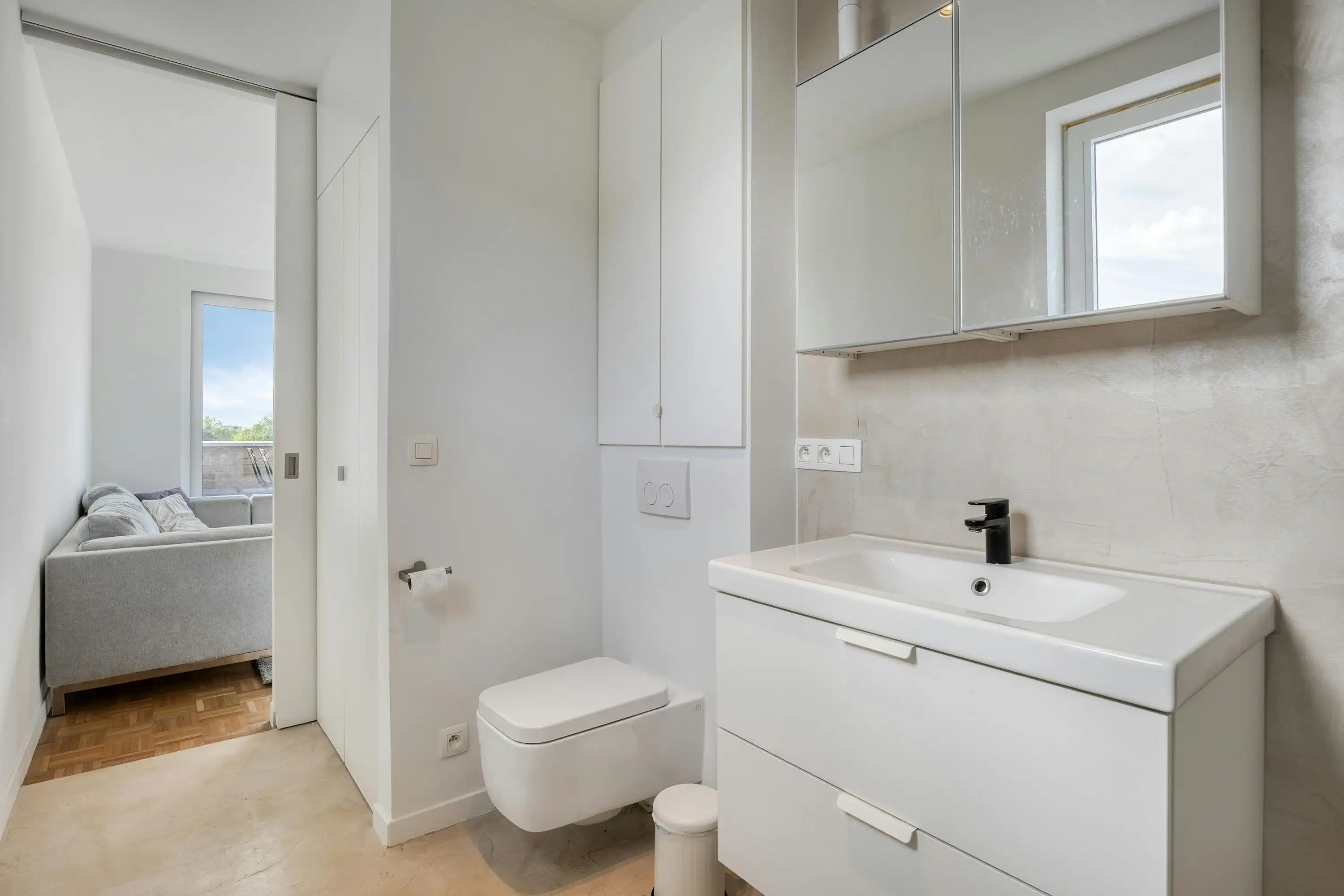 Gerenoveerd 1-slaapkamerappartement met ruim terras in centrum Hasselt foto 7