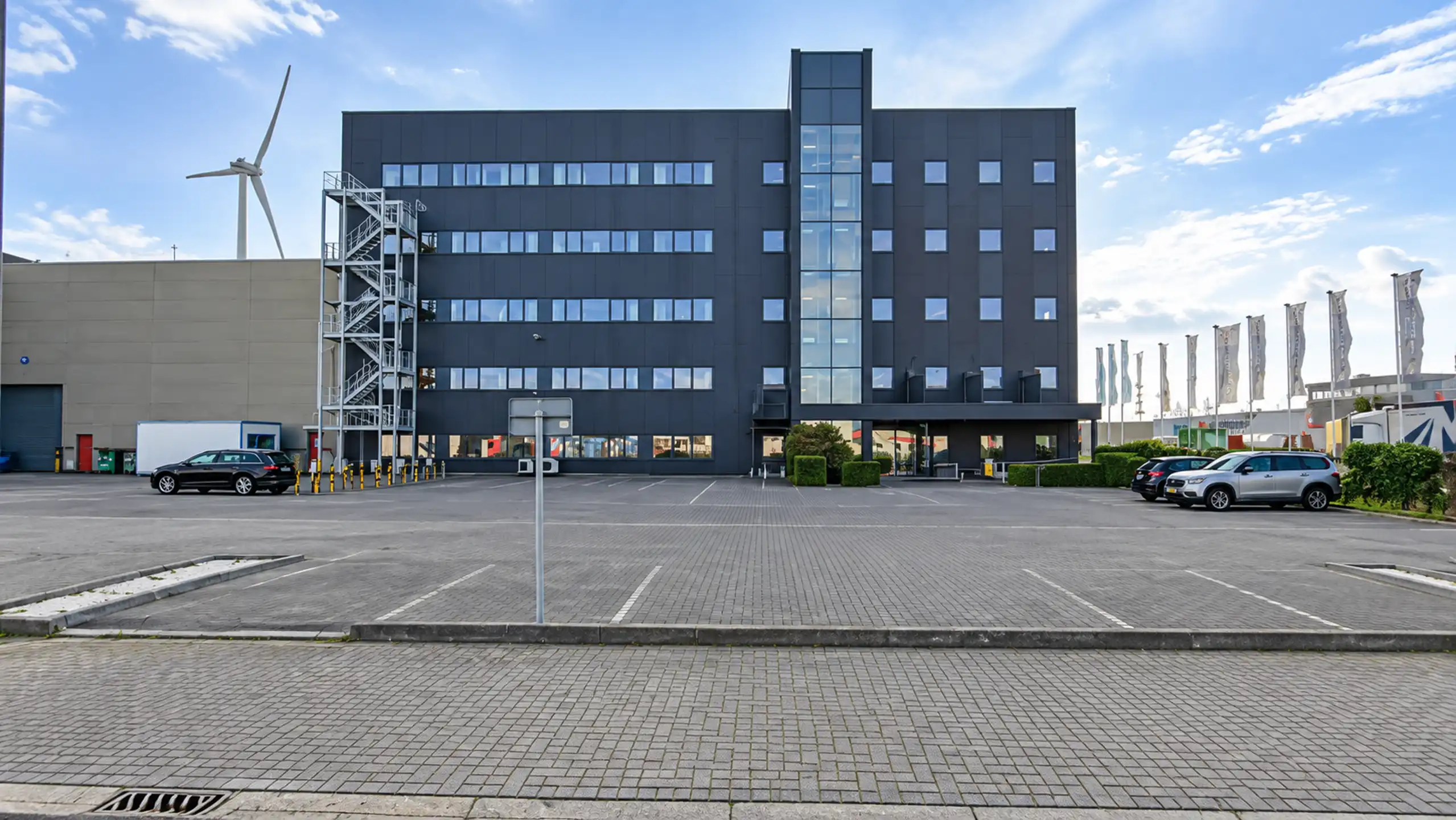 Te Huur : Kantoorruimte Schomhoeveweg 15 foto {{pictureIndex}}