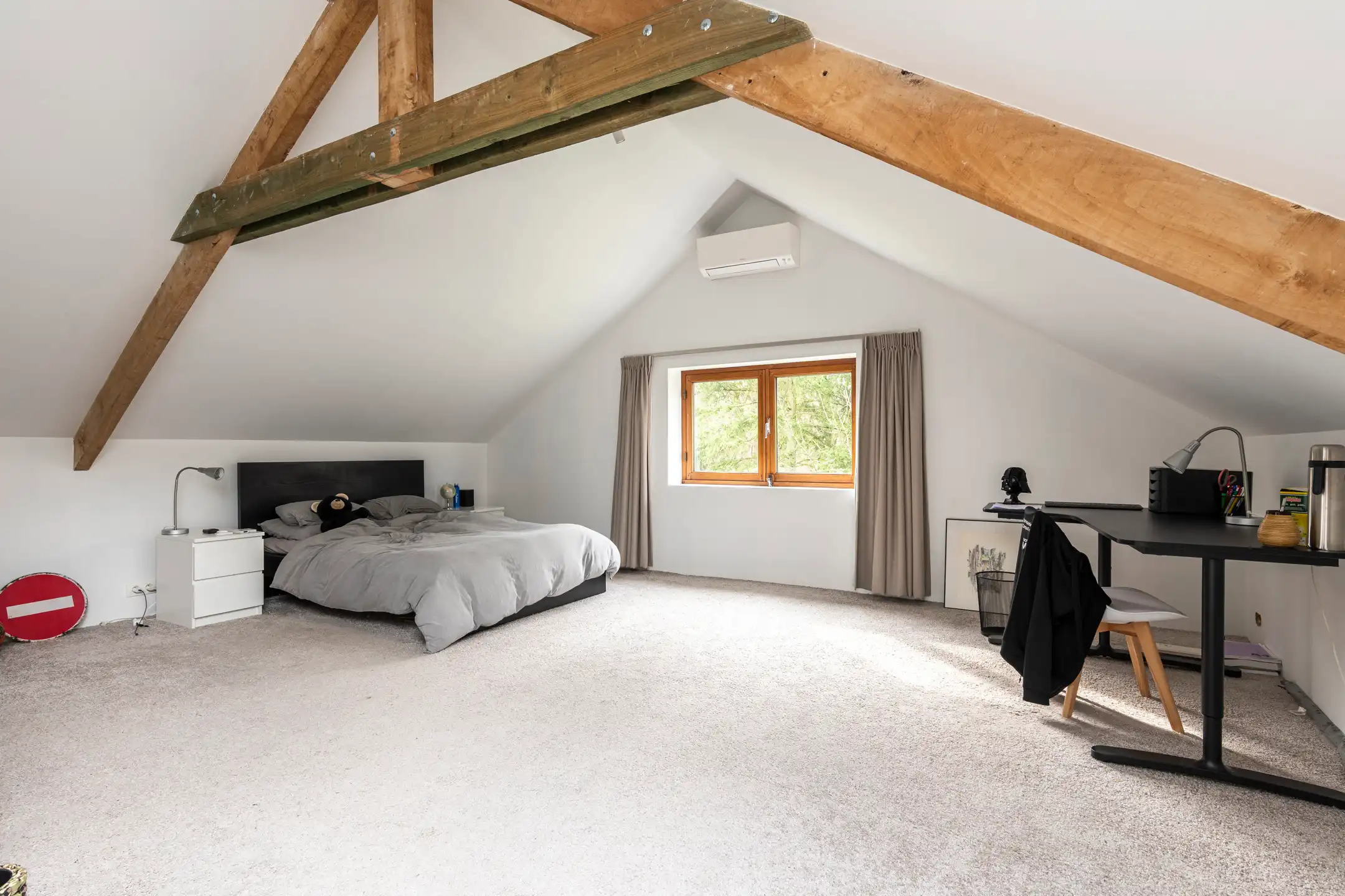 Ruime, recent gerenoveerde villa met 5 slpks op 2.430 m² foto 22