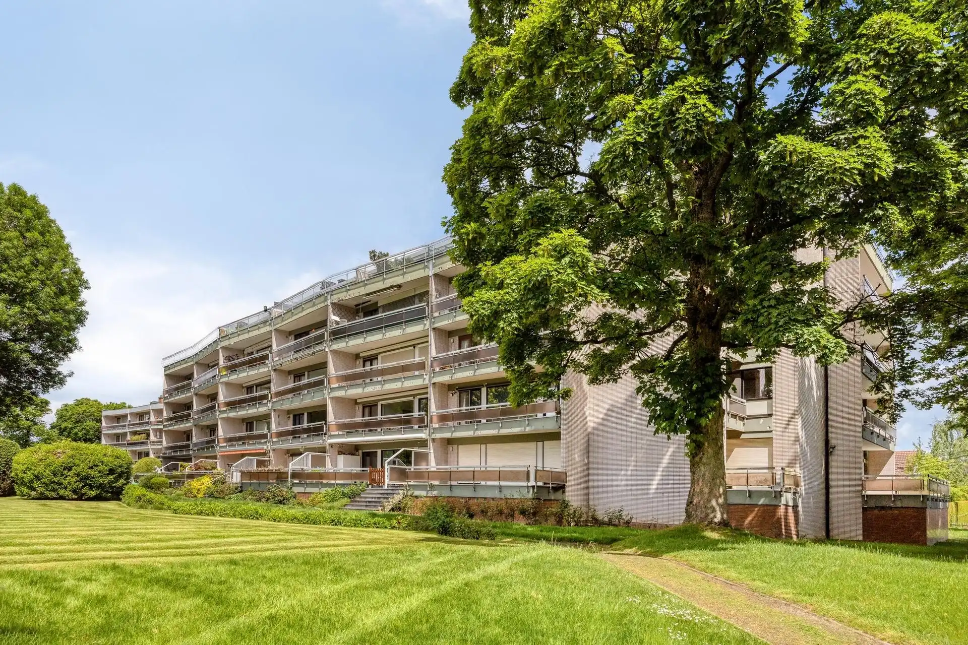 Zeer ruim, instapklaar appartement op een goede locatie foto 20