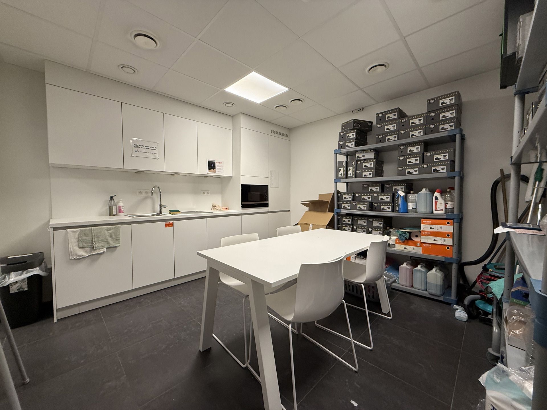 Instapklare open kantoorruimte vlak aan de Schelde foto 9