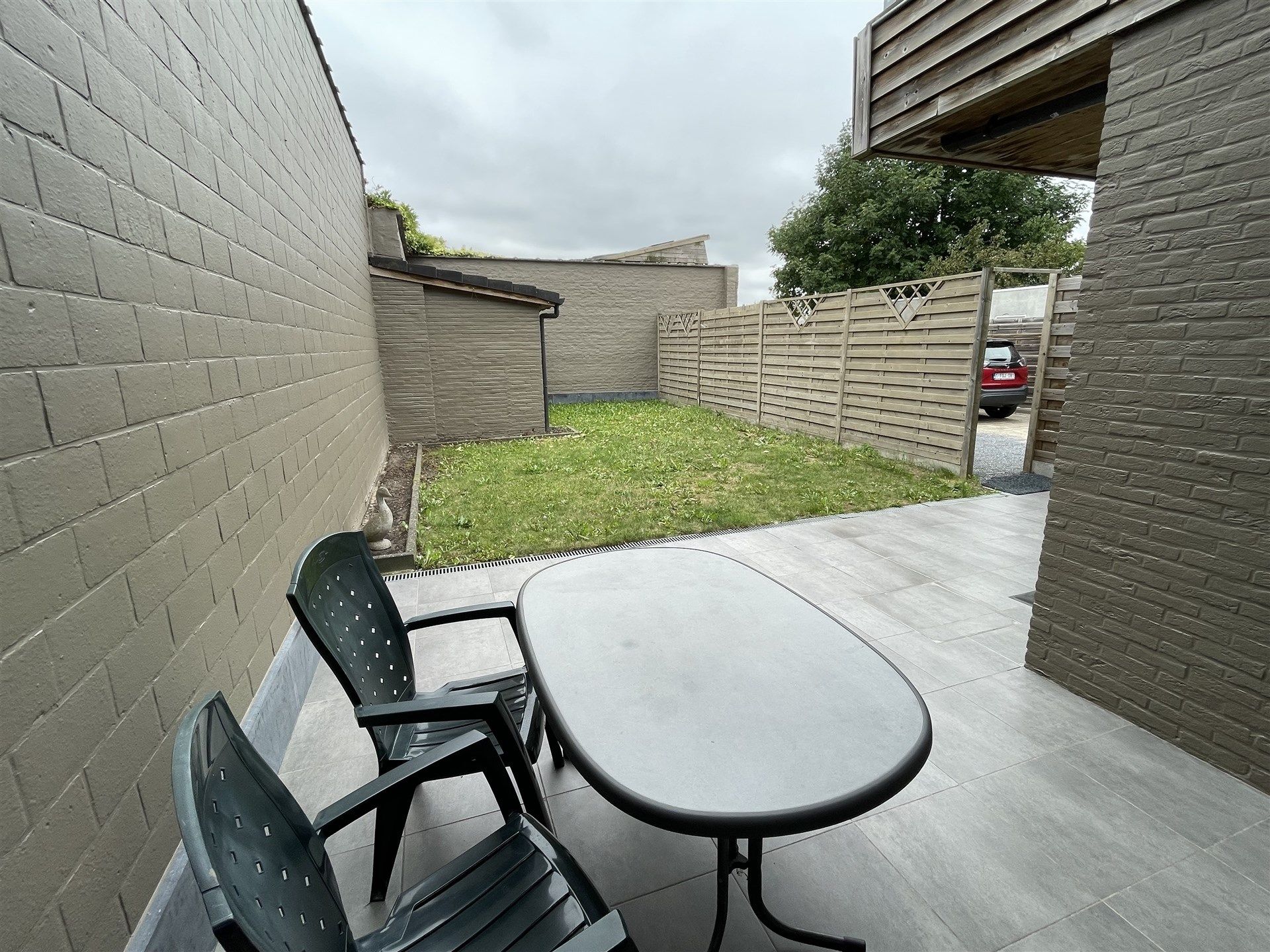 Mooi en centraal gelegen ruim gelijkvloers appartement met terras en tuintje. foto 10