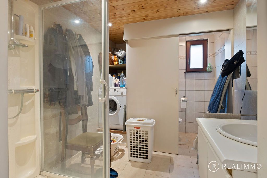 Rustige gezinswoning op 789m² foto 15